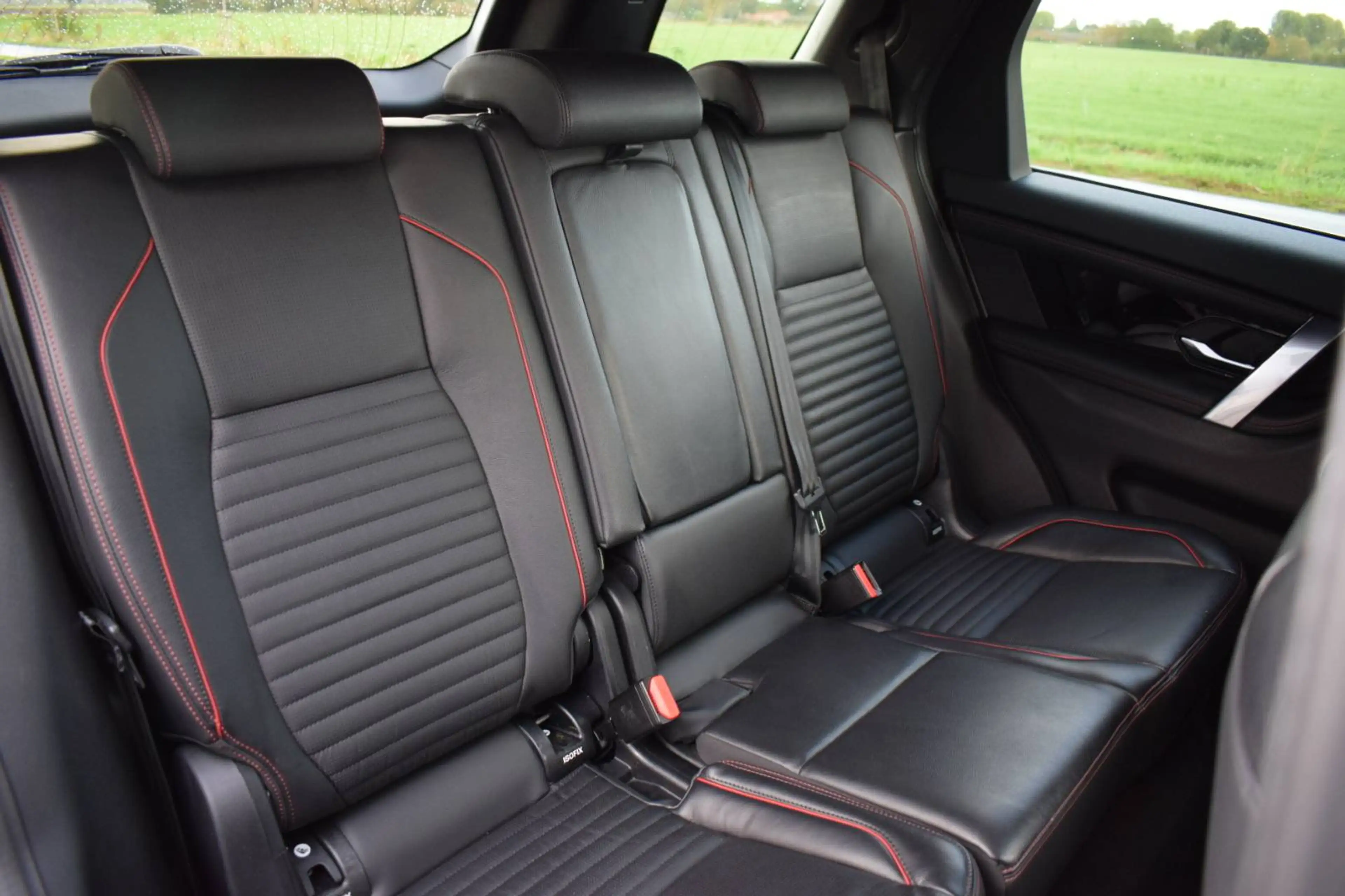 Land Rover Discovery Sport P300e R-Dynamic SE, Keyless/20"/Trekh/LED/Leder/12way/CarPlay/3D — photo 7