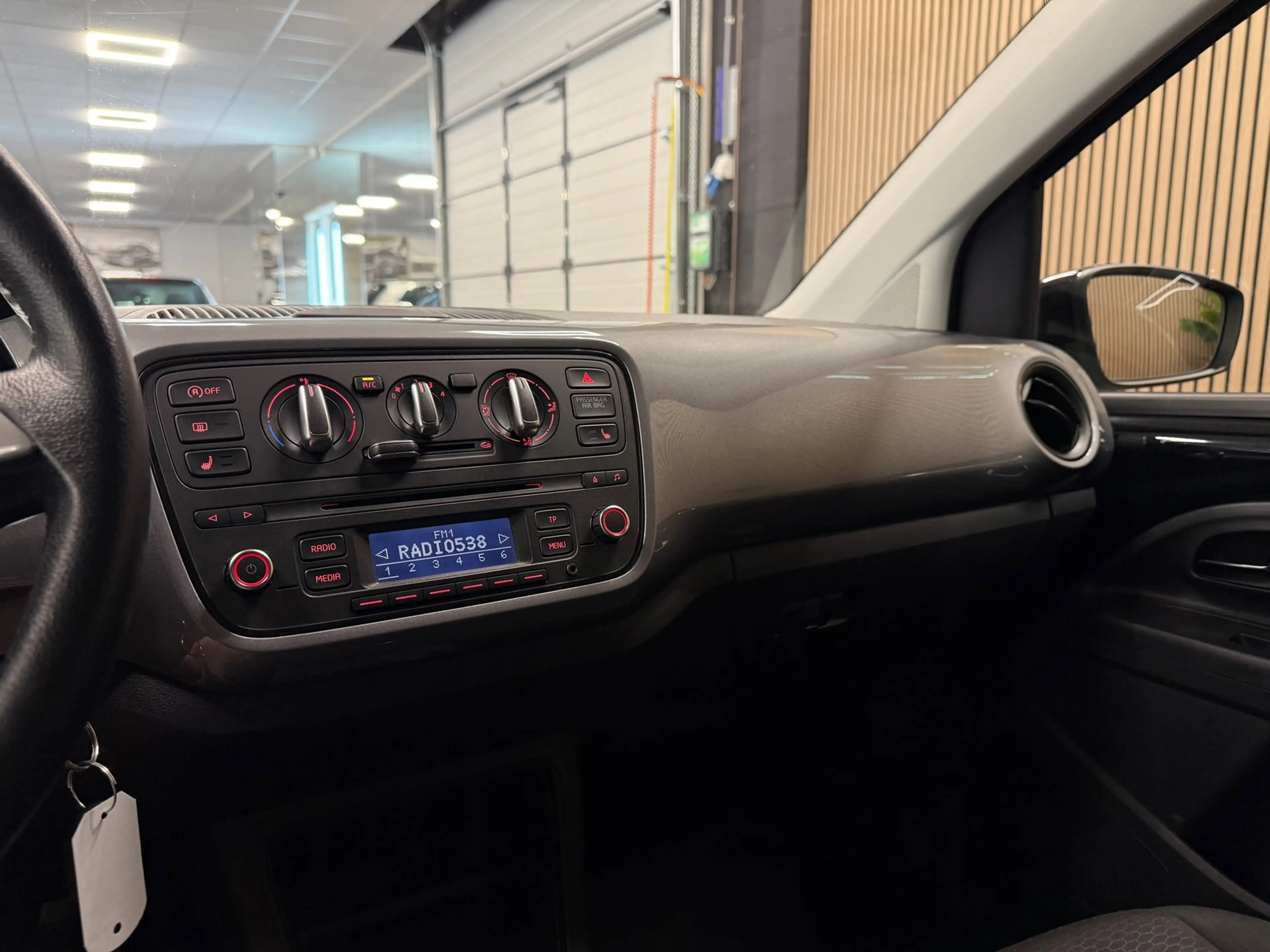 SEAT Mii 1.0 Sport Dynamic * Stoelverwarming / Airco / LM V — photo 17