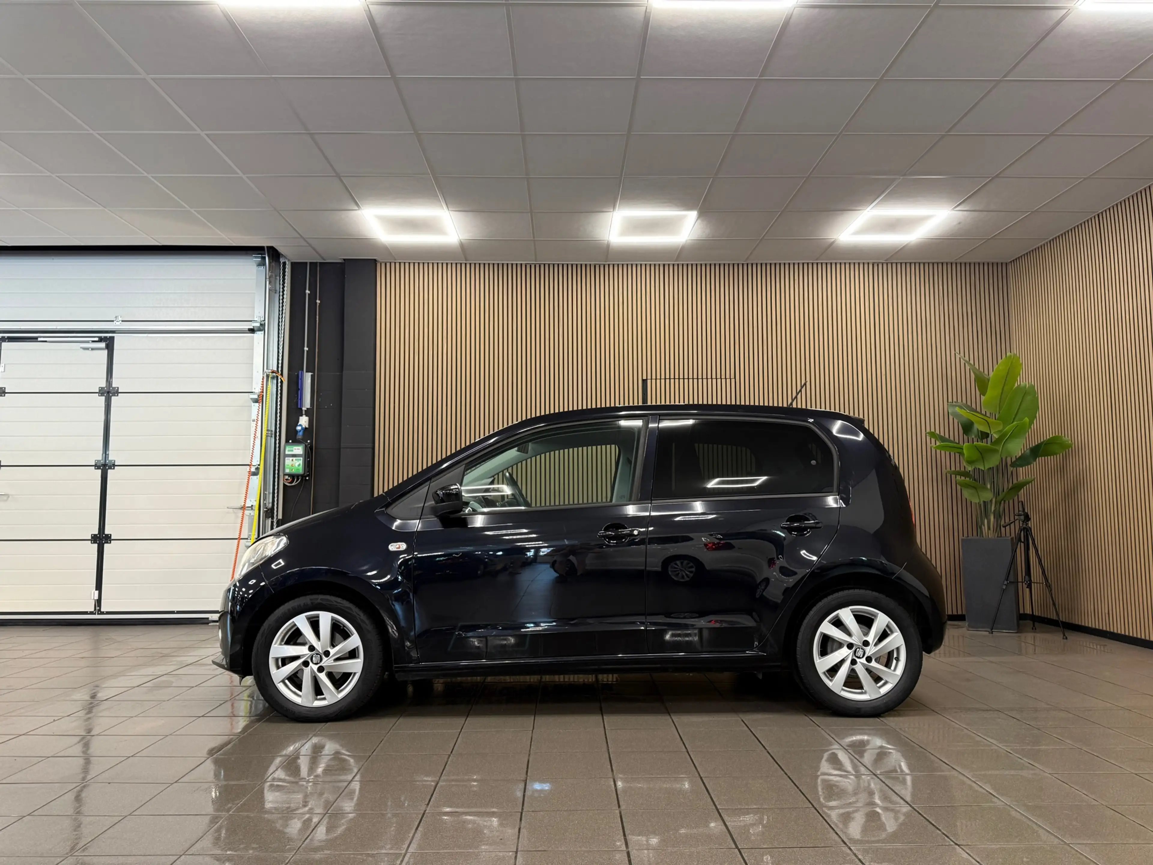 SEAT Mii 1.0 Sport Dynamic * Stoelverwarming / Airco / LM V — photo 2