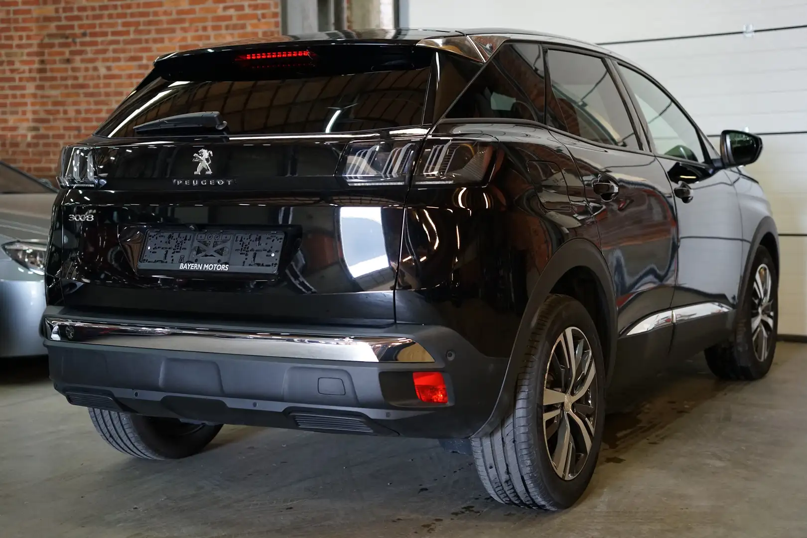 Peugeot 3008 1.2 Benzine Automaat Allure 4.000km 2024 Zwart - 2