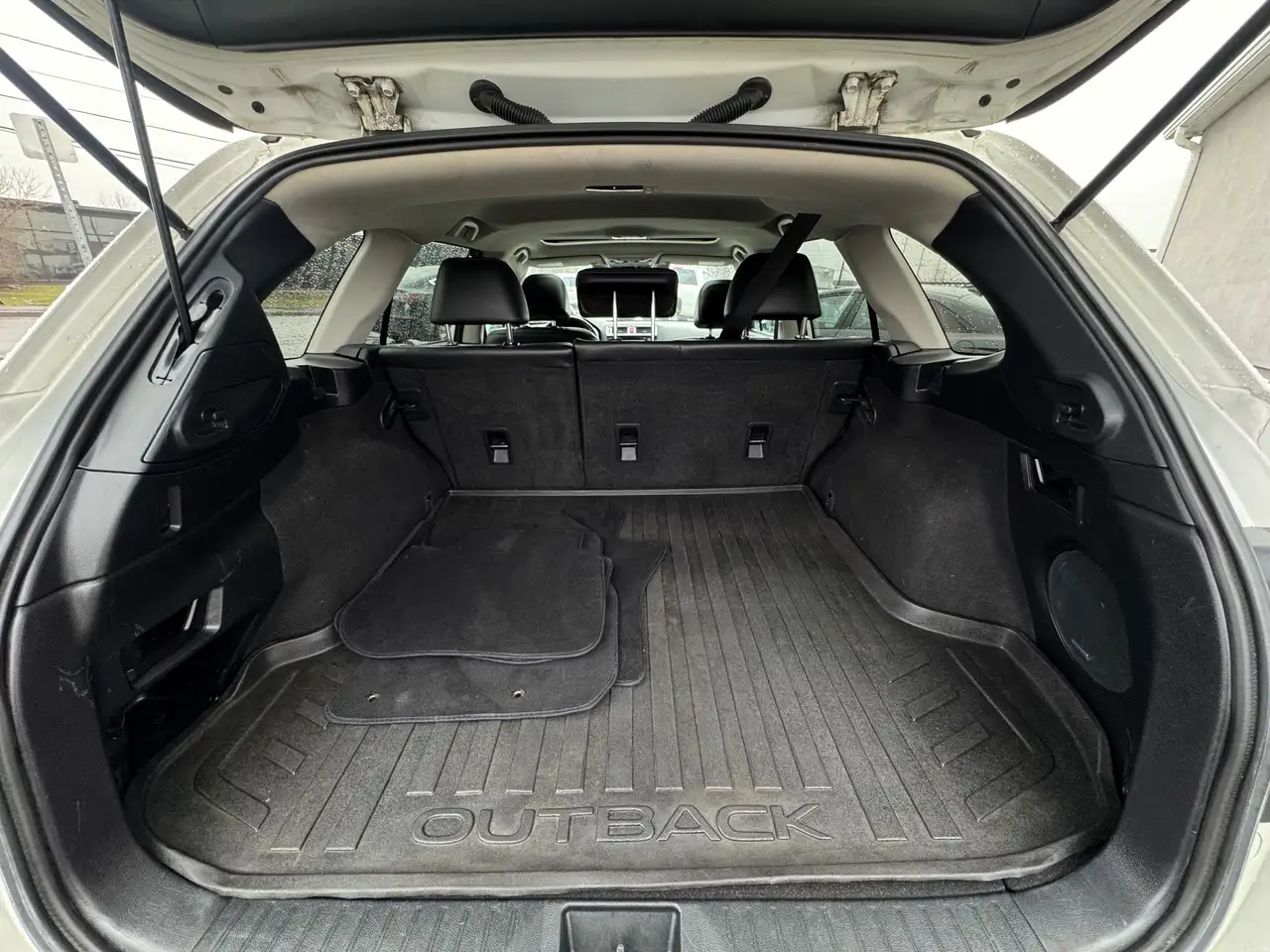 Subaru OUTBACK снимка Subaru OUTBACK