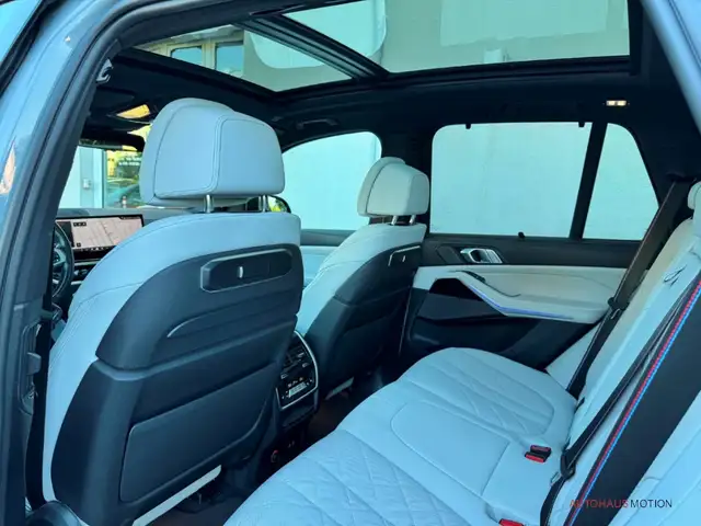 BMW X5 view 10