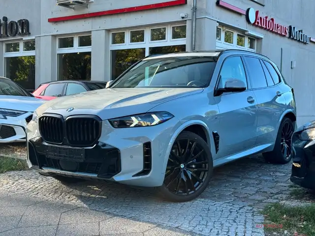 BMW X5 view 2