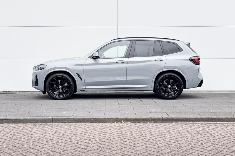 BMW X3 xDrive30e Business Edition Plus — photo 2