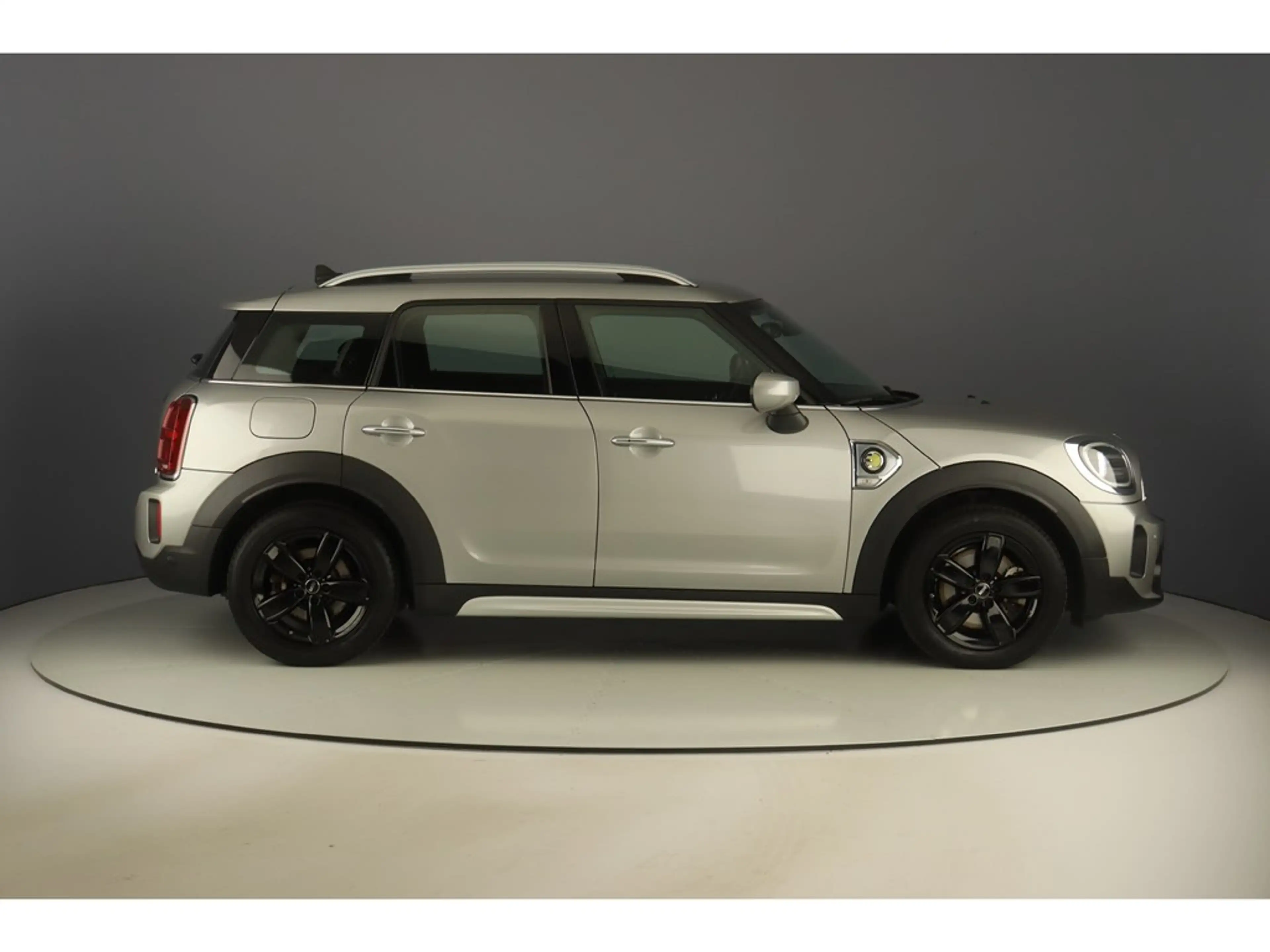 MINI Cooper SE Countryman ALL4 220pk Pack Business — photo 6