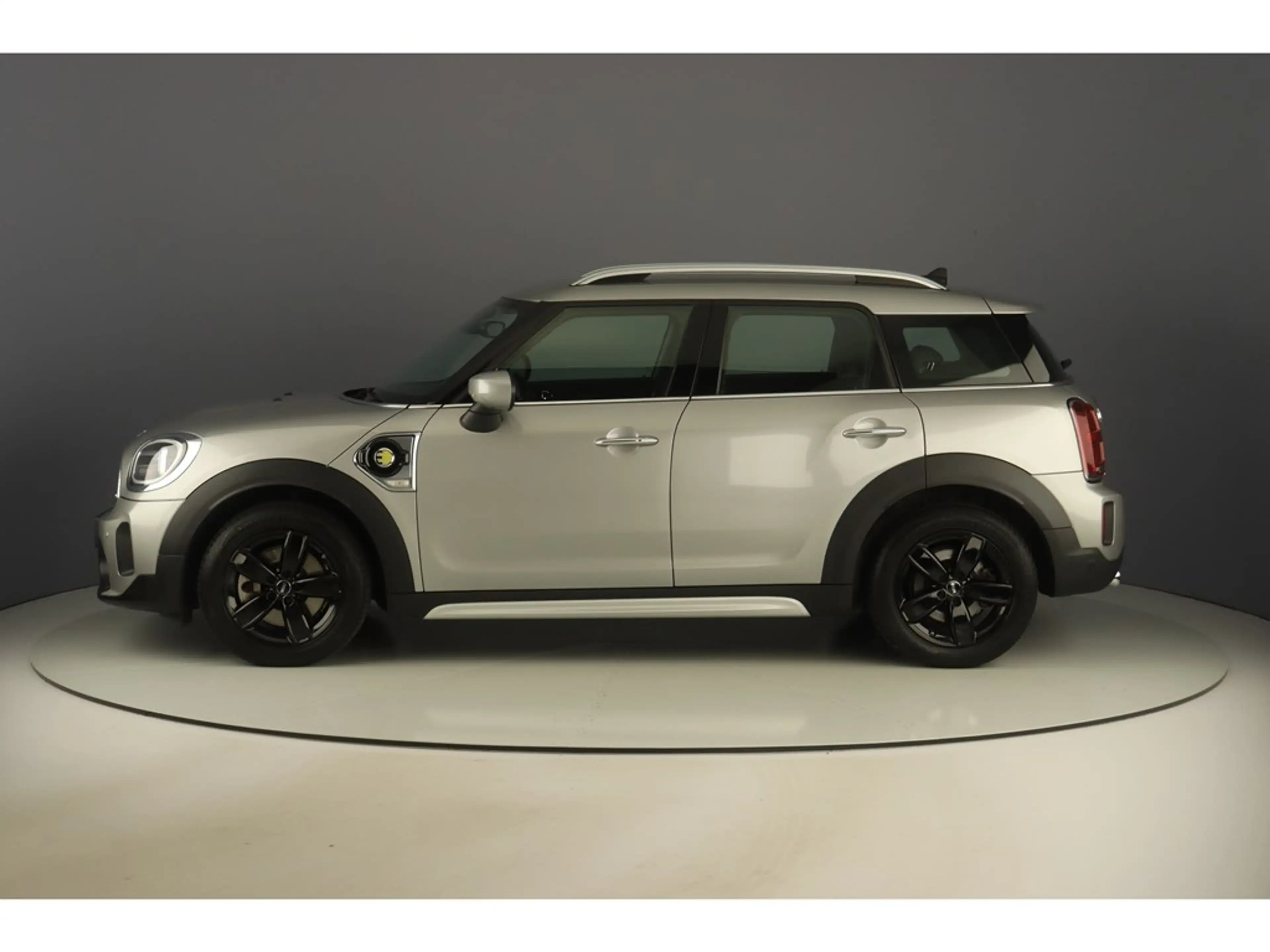 MINI Cooper SE Countryman ALL4 220pk Pack Business — photo 2