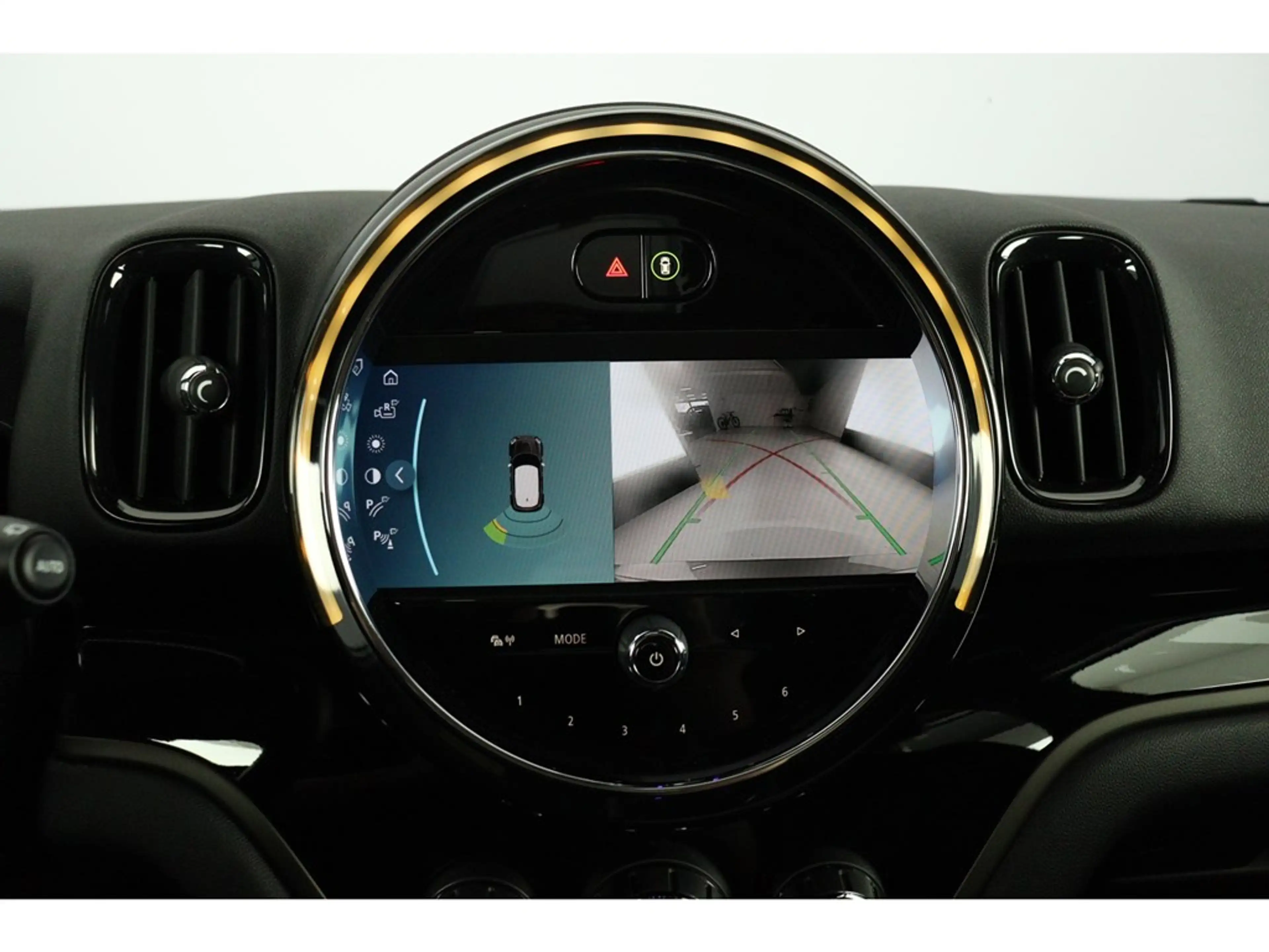 MINI Cooper SE Countryman ALL4 220pk Pack Business — photo 15