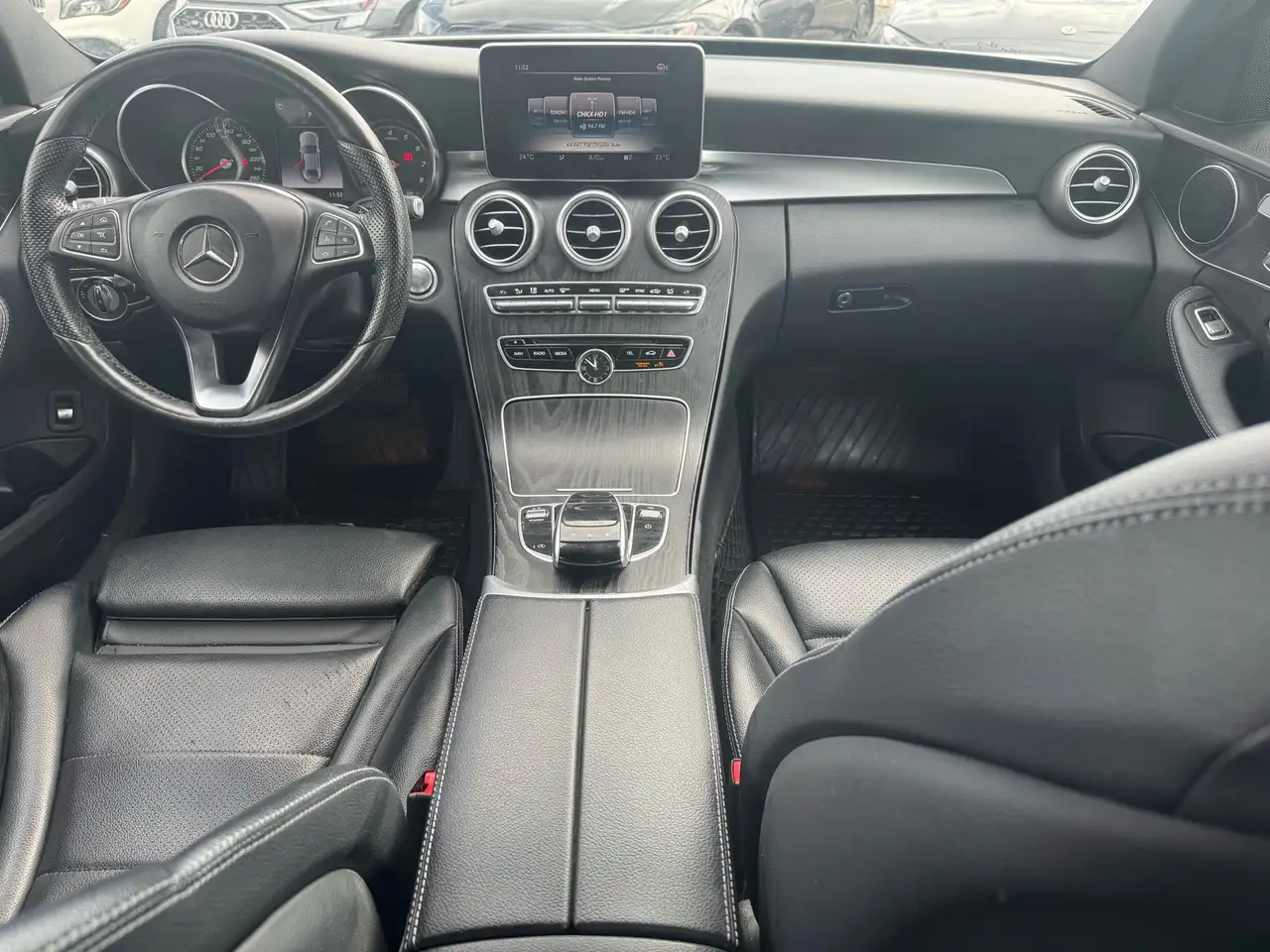Mercedes-Benz C-Class снимка Mercedes-Benz C-Class