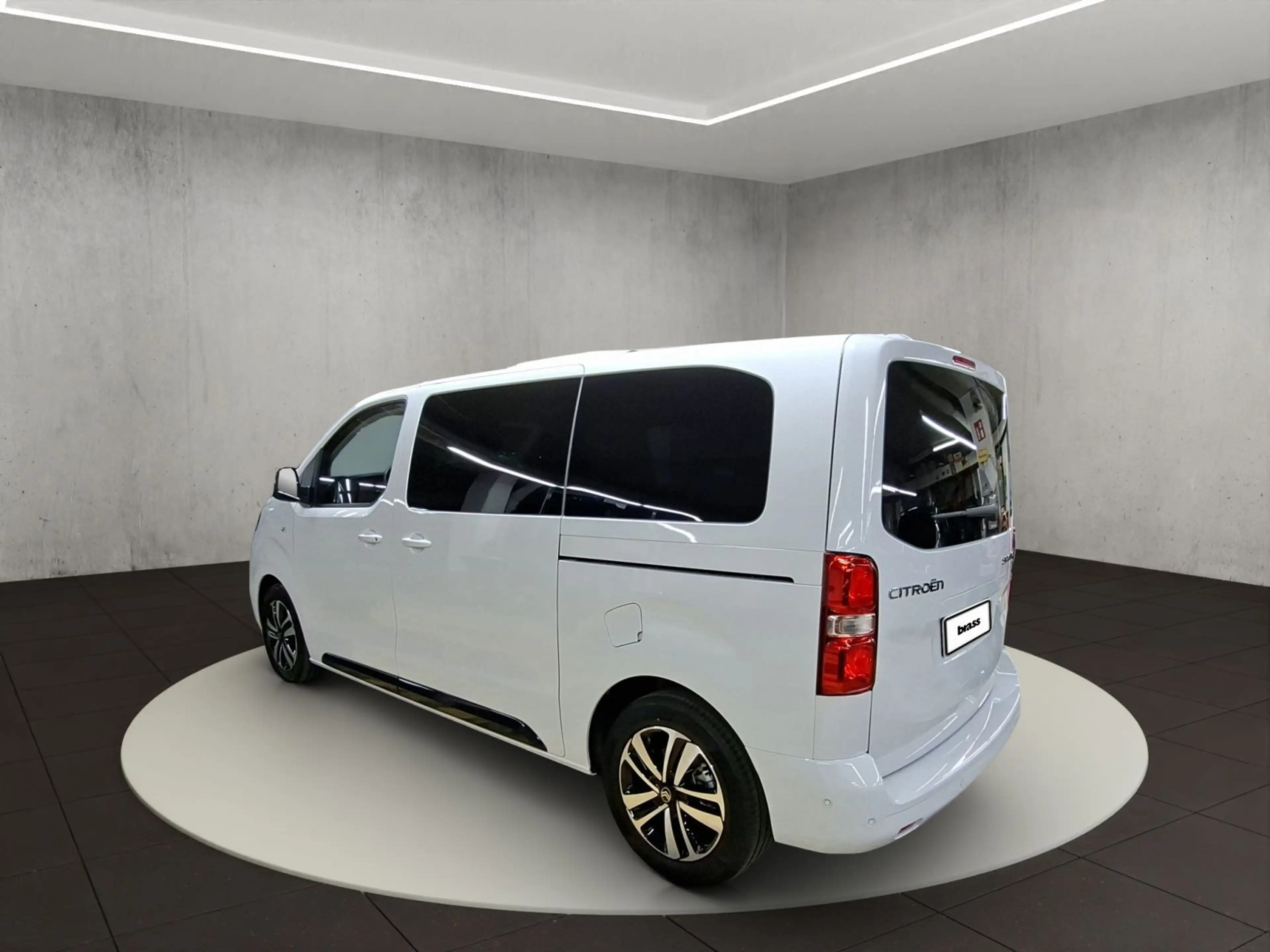 Citroen Spacetourer . — photo 3