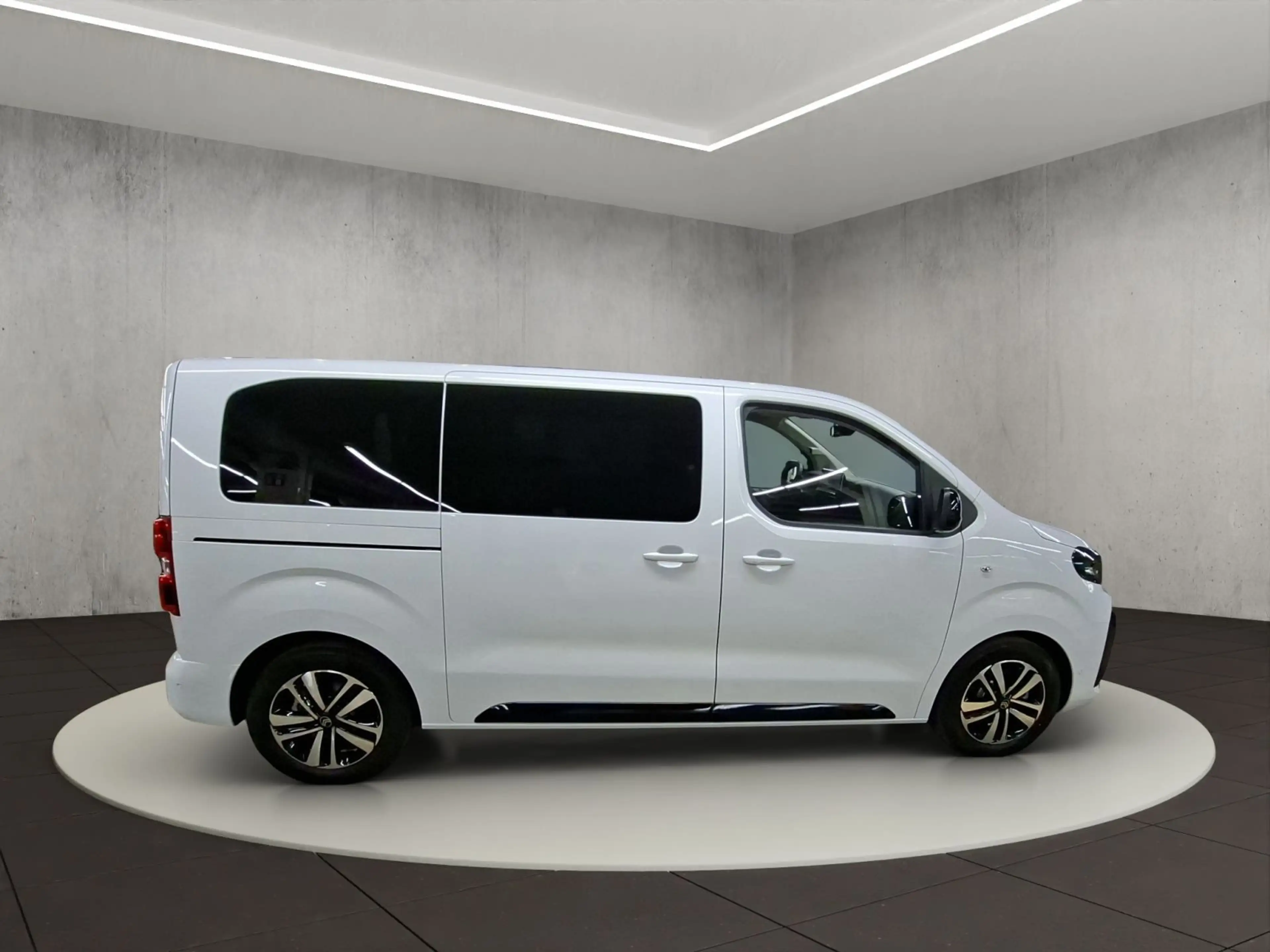 Citroen Spacetourer . — photo 6