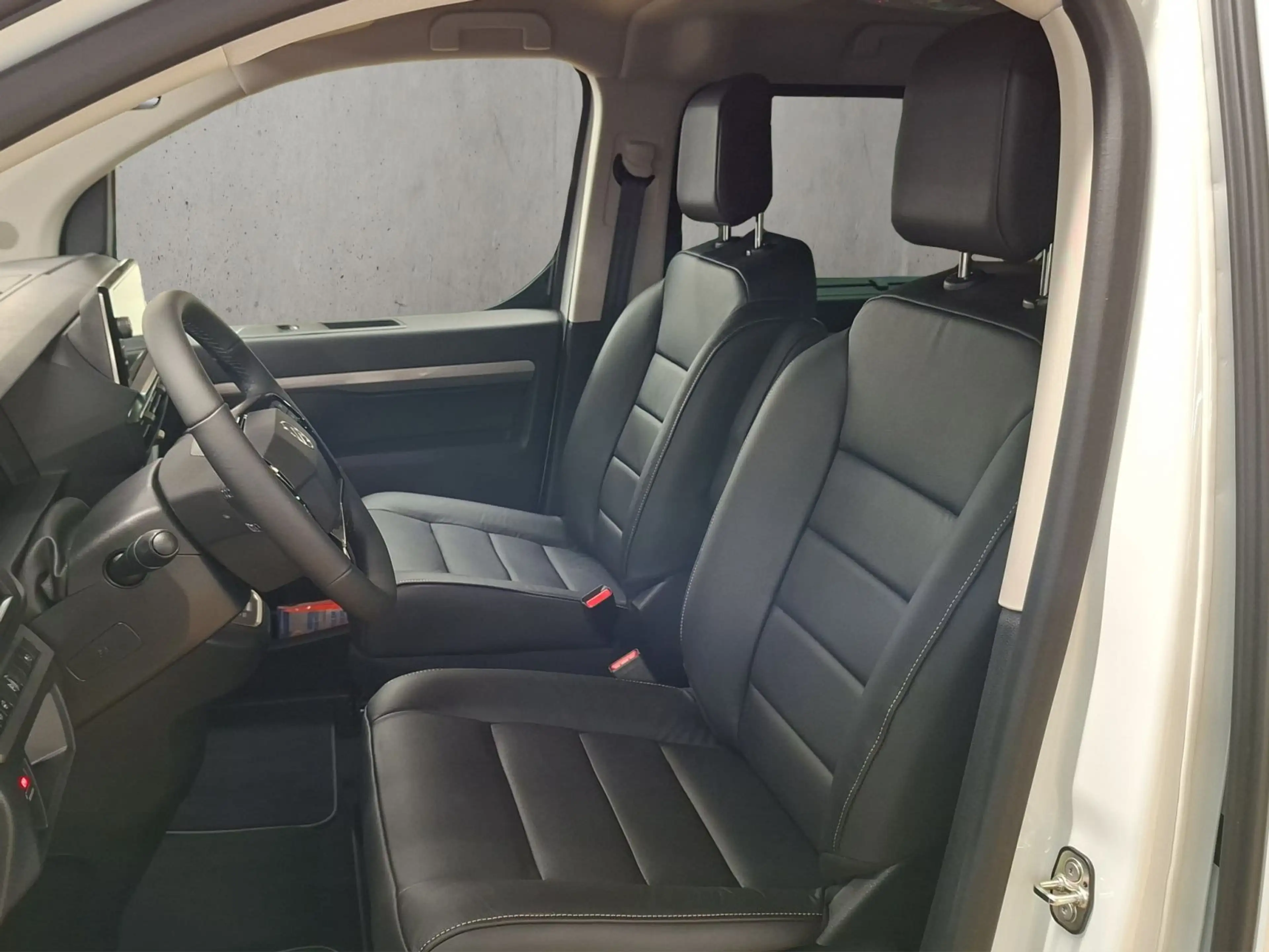 Citroen Spacetourer . — photo 9