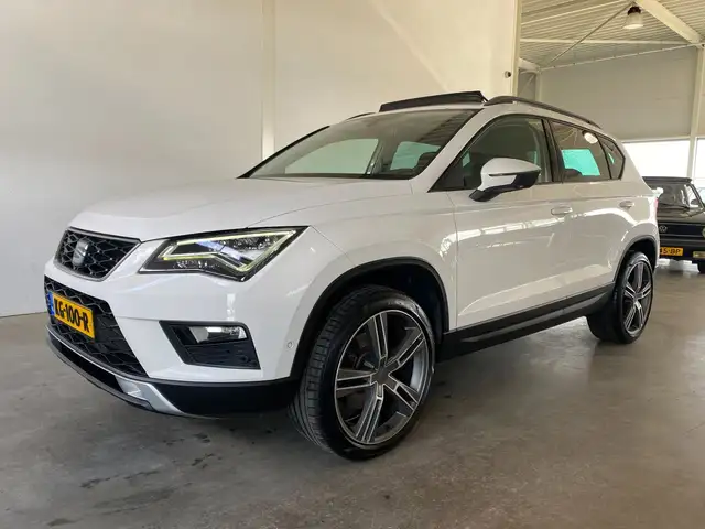 SEAT Ateca 1.4 TSI 150PK Panoramadak Trekhaak