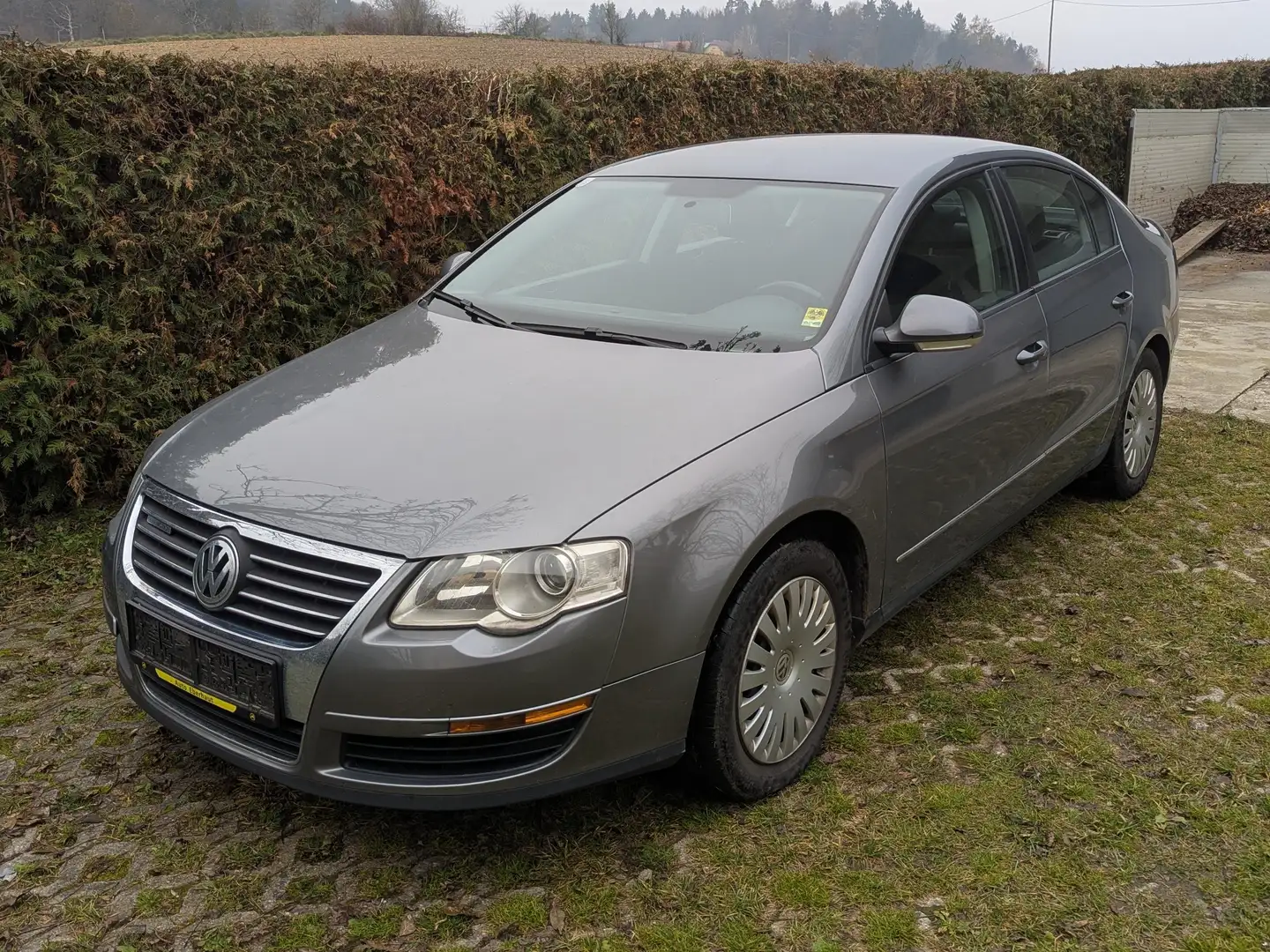 Volkswagen Passat Passat Blue Motion 1,9 TDI DPF Grau - 2