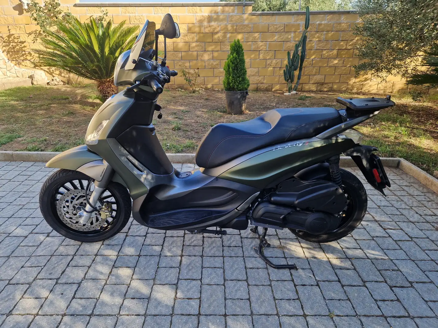 Piaggio Beverly 300 S Verde - 2