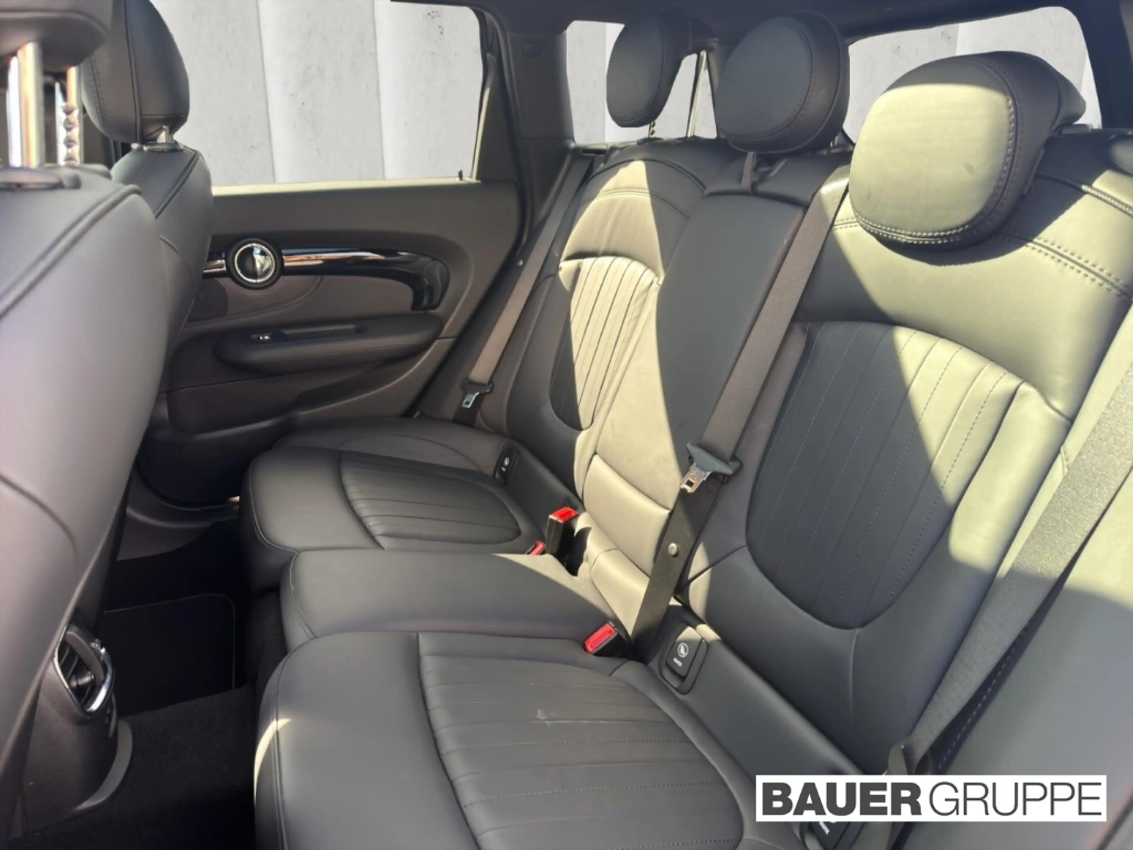 MINI Cooper S Clubman LED Panoramadach Rückfahrkamera Navi Younique Trim — photo 14