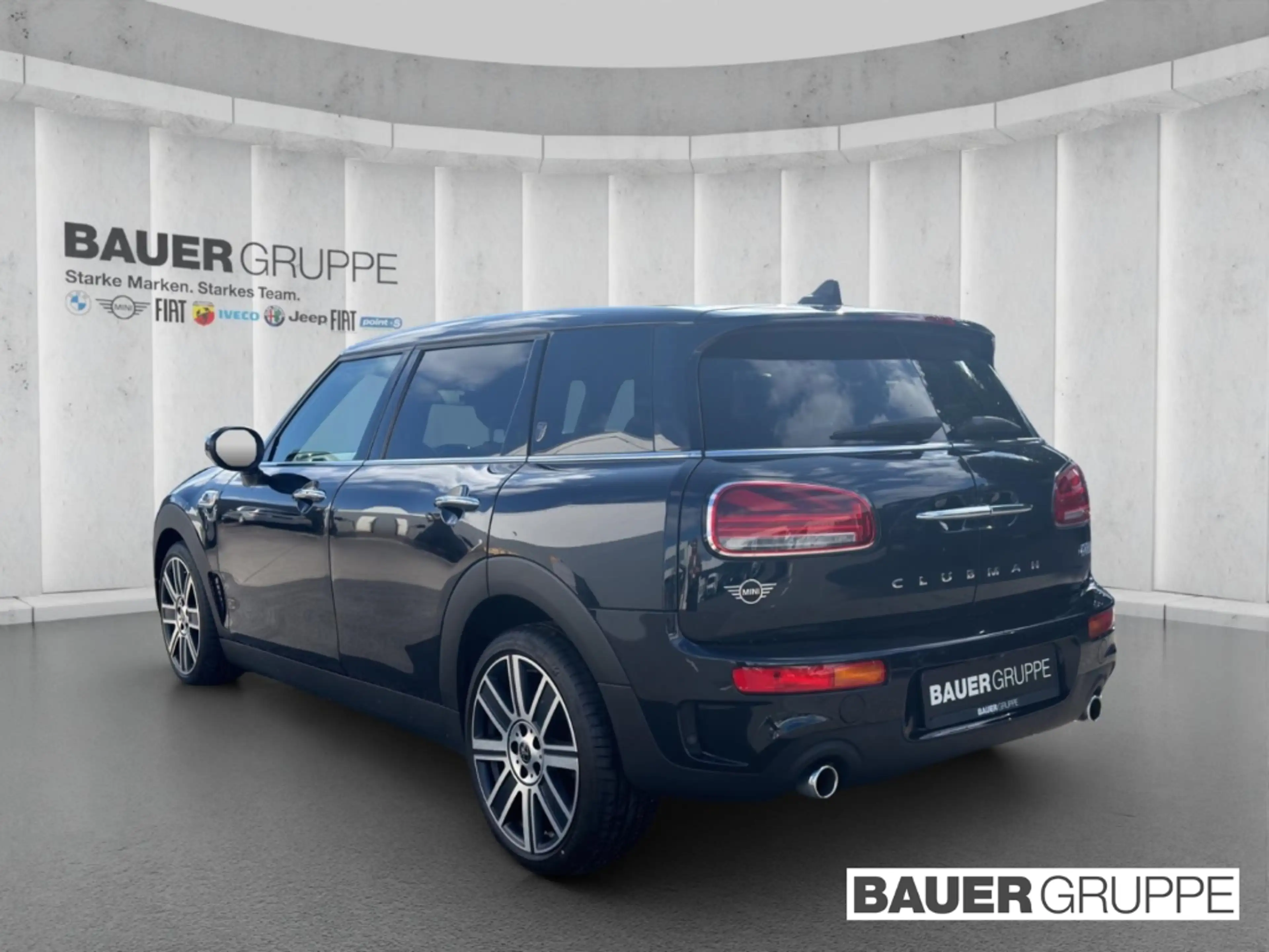MINI Cooper S Clubman LED Panoramadach Rückfahrkamera Navi Younique Trim — photo 4
