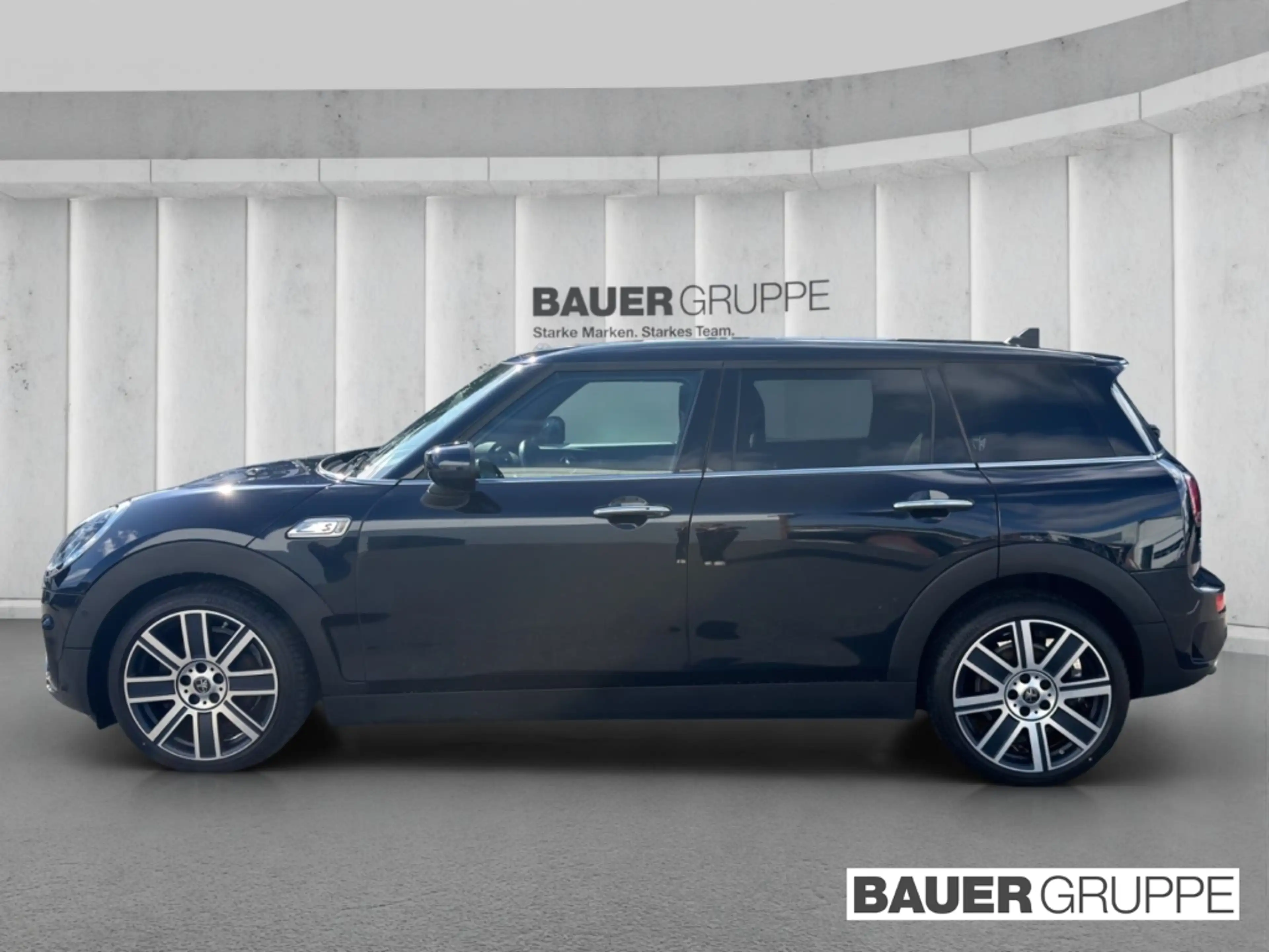 MINI Cooper S Clubman LED Panoramadach Rückfahrkamera Navi Younique Trim — photo 3