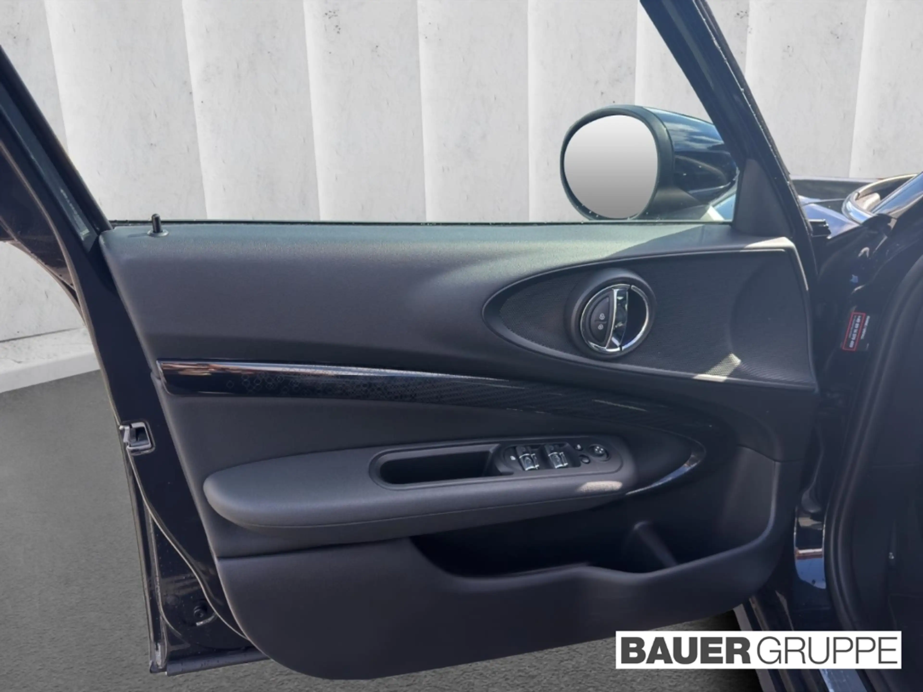 MINI Cooper S Clubman LED Panoramadach Rückfahrkamera Navi Younique Trim — photo 13