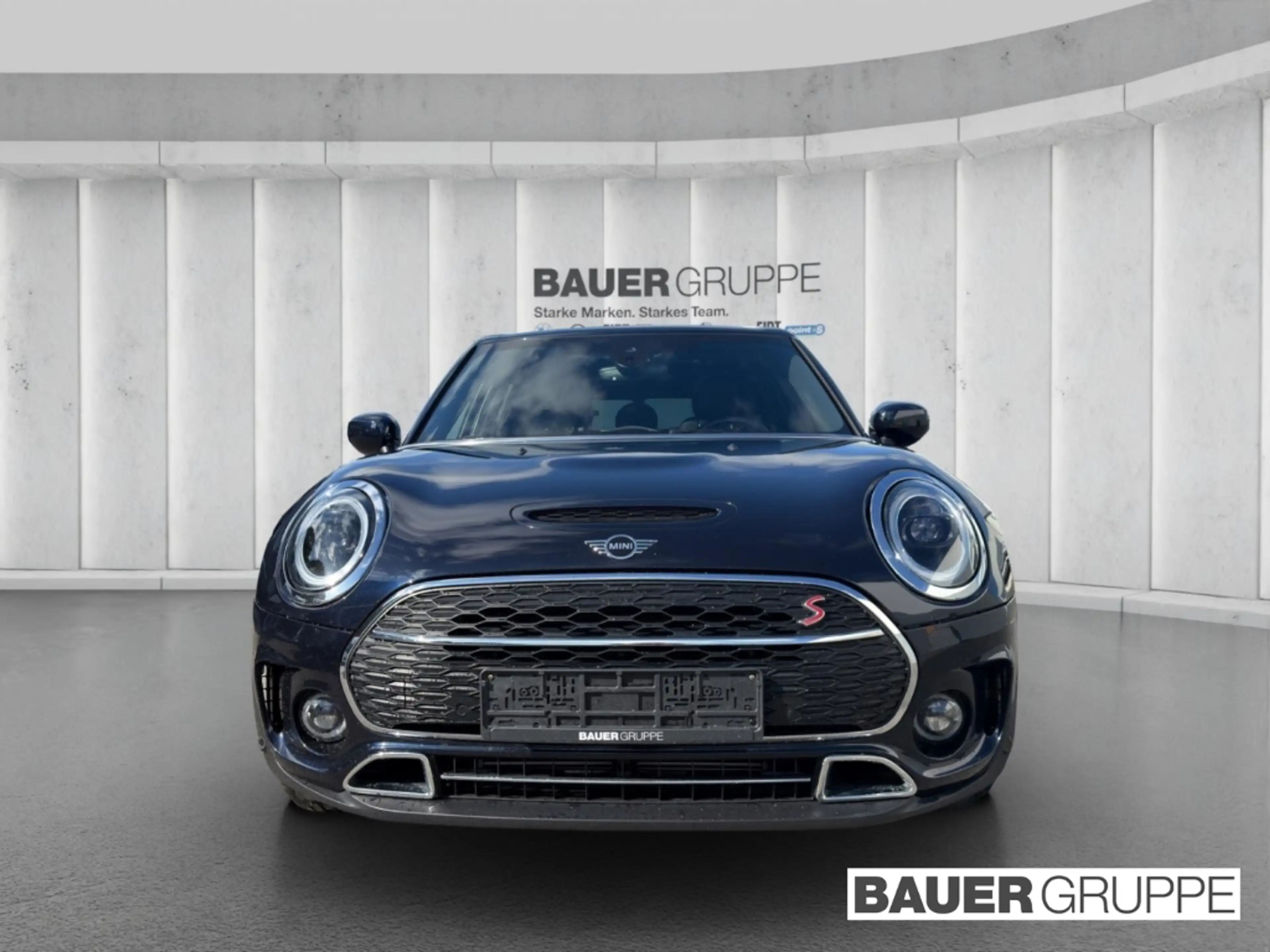 MINI Cooper S Clubman LED Panoramadach Rückfahrkamera Navi Younique Trim — photo 2