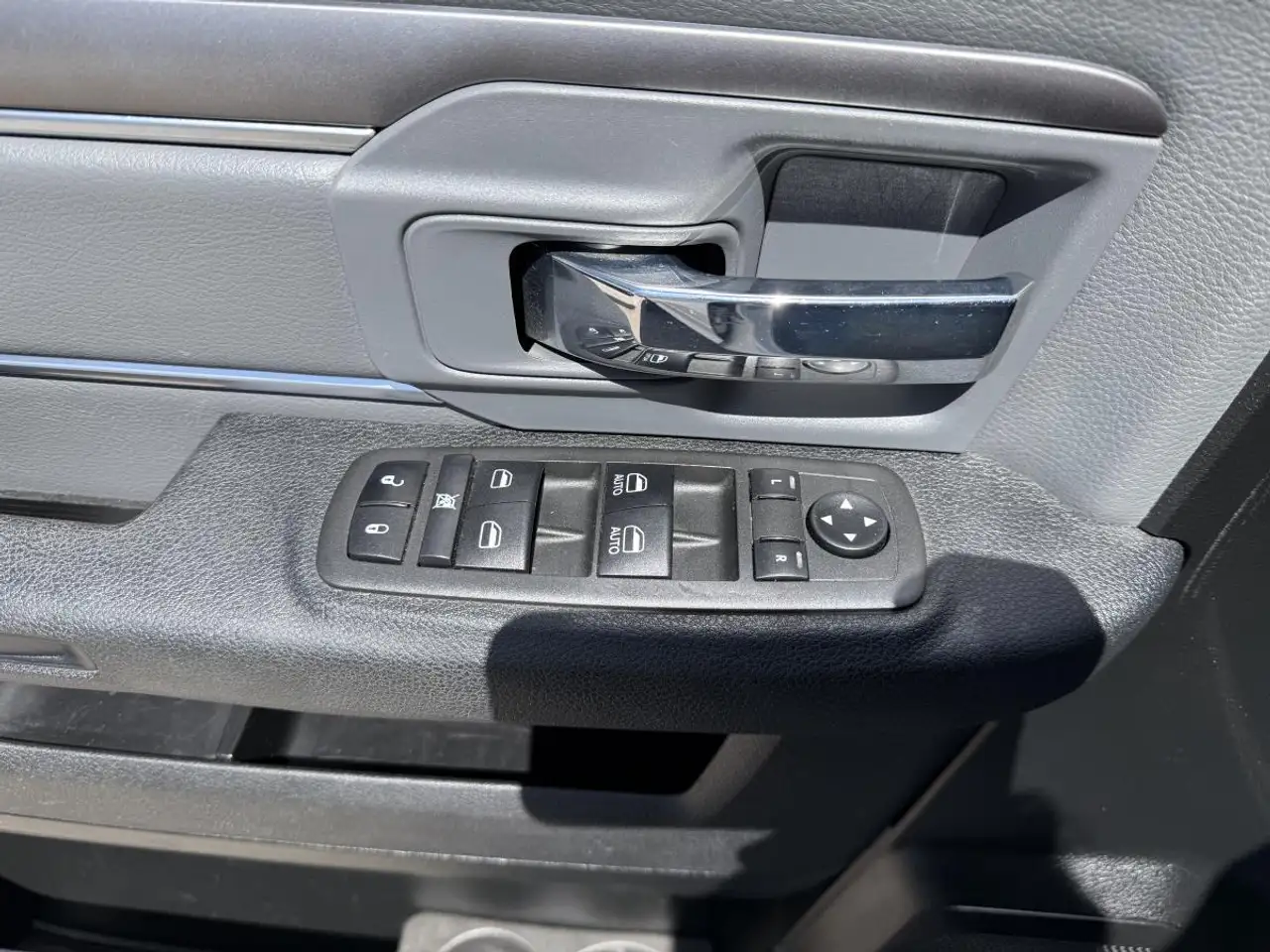 RAM 1500 снимка RAM 1500