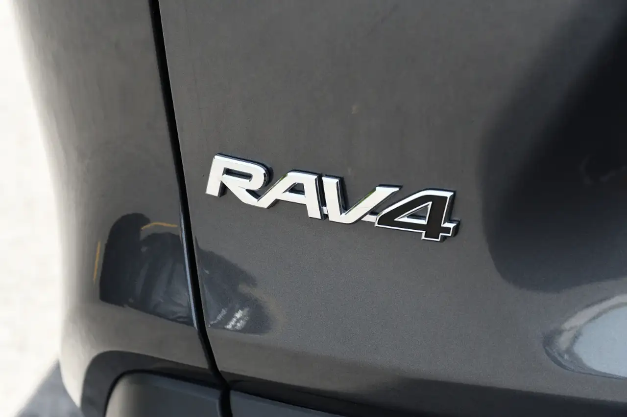 Toyota RAV 4 снимка Toyota RAV 4