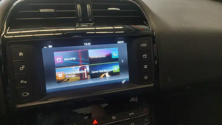 Jaguar XE 2.0 Diesel Portfolio 2016, foto 8