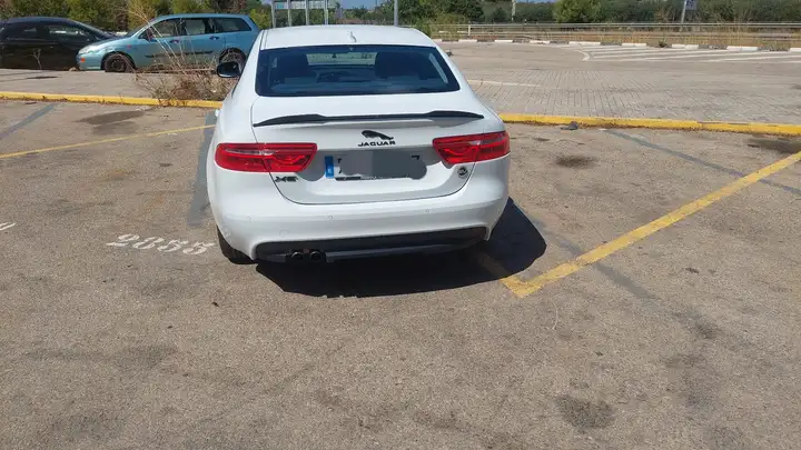 Jaguar XE 2.0 Diesel Portfolio 2016