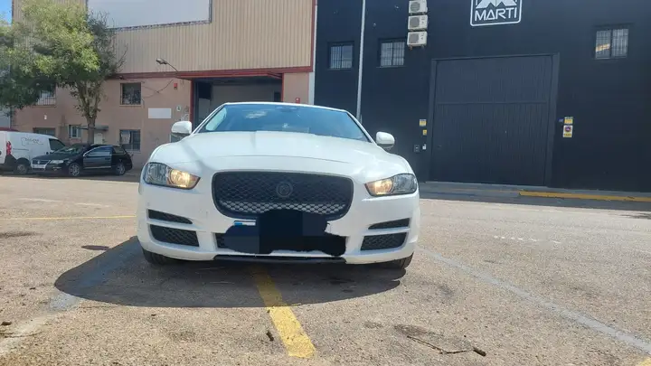 Jaguar XE 2.0 Diesel Portfolio 2016, foto 2