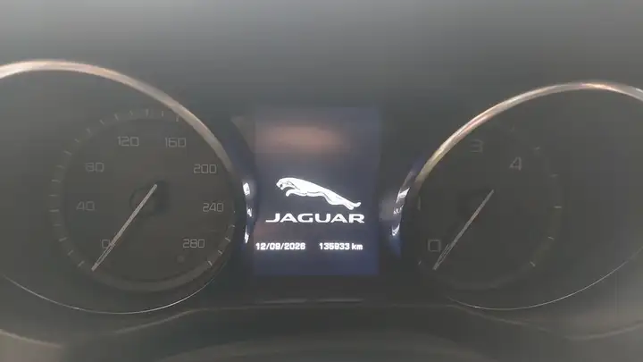 Jaguar XE 2.0 Diesel Portfolio 2016, foto 9