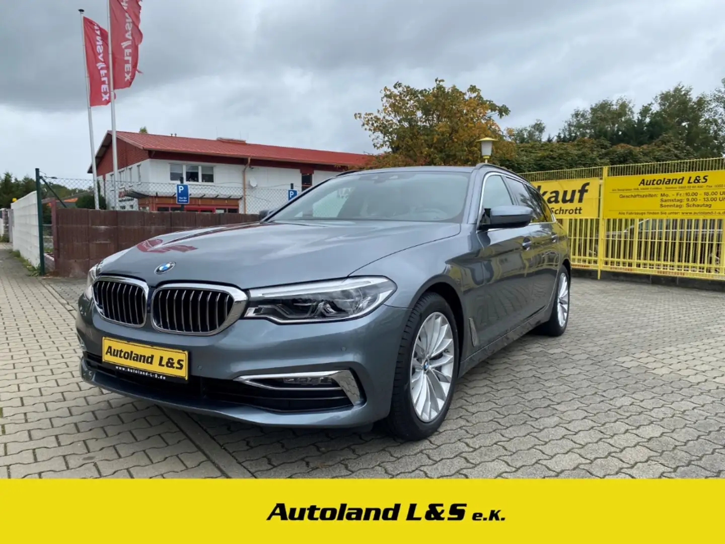 BMW 540 d xDrive Luxury Line Touring,AHK,LED,Pano,1.Hand,S Blau - 1