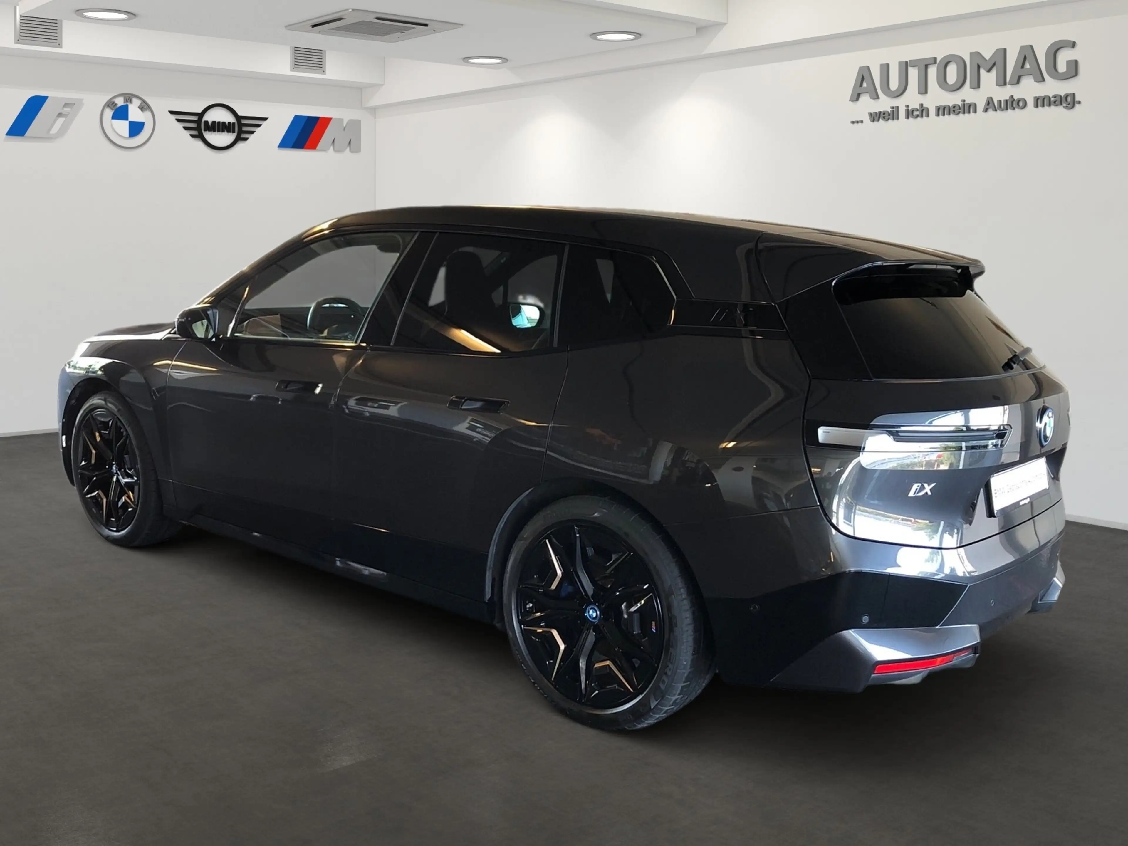 BMW iX xDrive40 Sportpaket*AHK*Laser*Suite*SkyLounge*Driv — photo 4