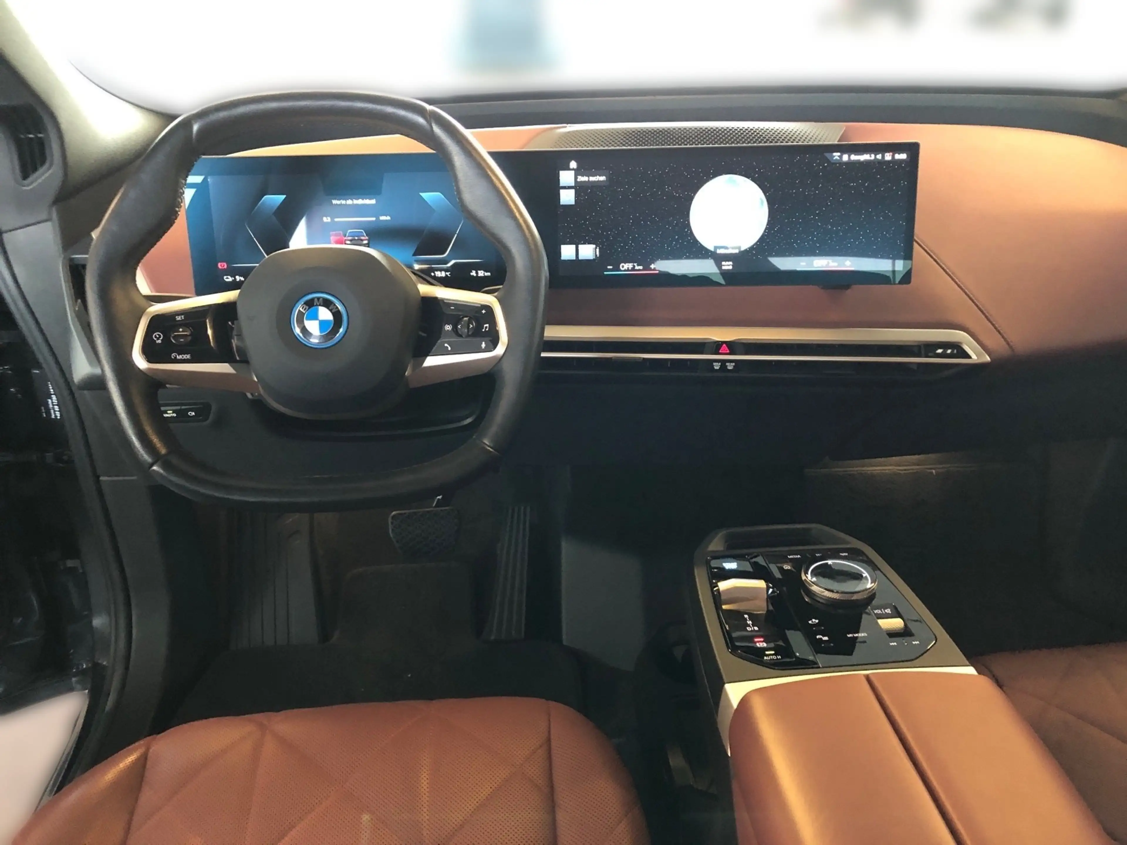 BMW iX xDrive40 Sportpaket*AHK*Laser*Suite*SkyLounge*Driv — photo 10