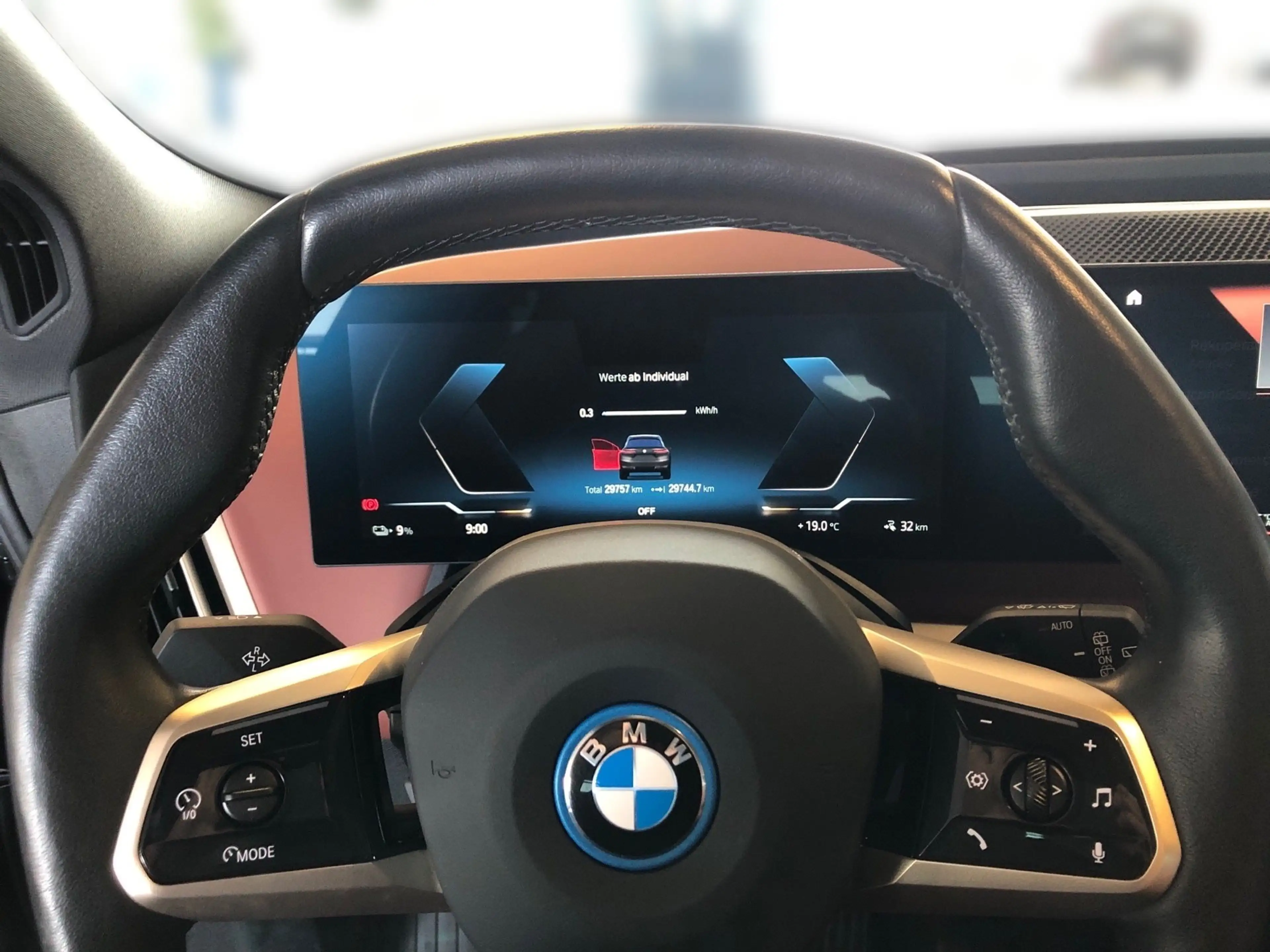 BMW iX xDrive40 Sportpaket*AHK*Laser*Suite*SkyLounge*Driv — photo 8