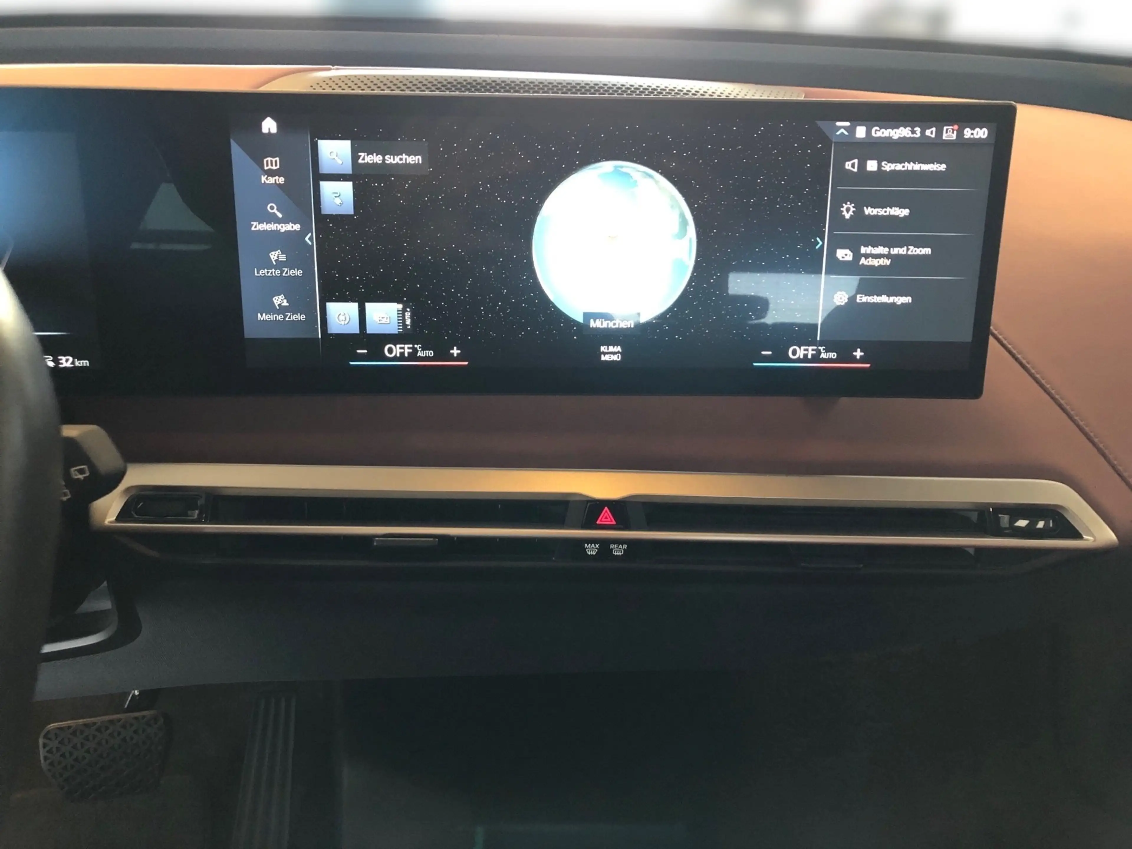 BMW iX xDrive40 Sportpaket*AHK*Laser*Suite*SkyLounge*Driv — photo 9
