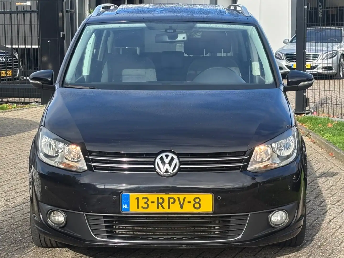 Volkswagen Touran 1.4 TSI Highline 7-Persoons 2011 Zwart Zwart - 2
