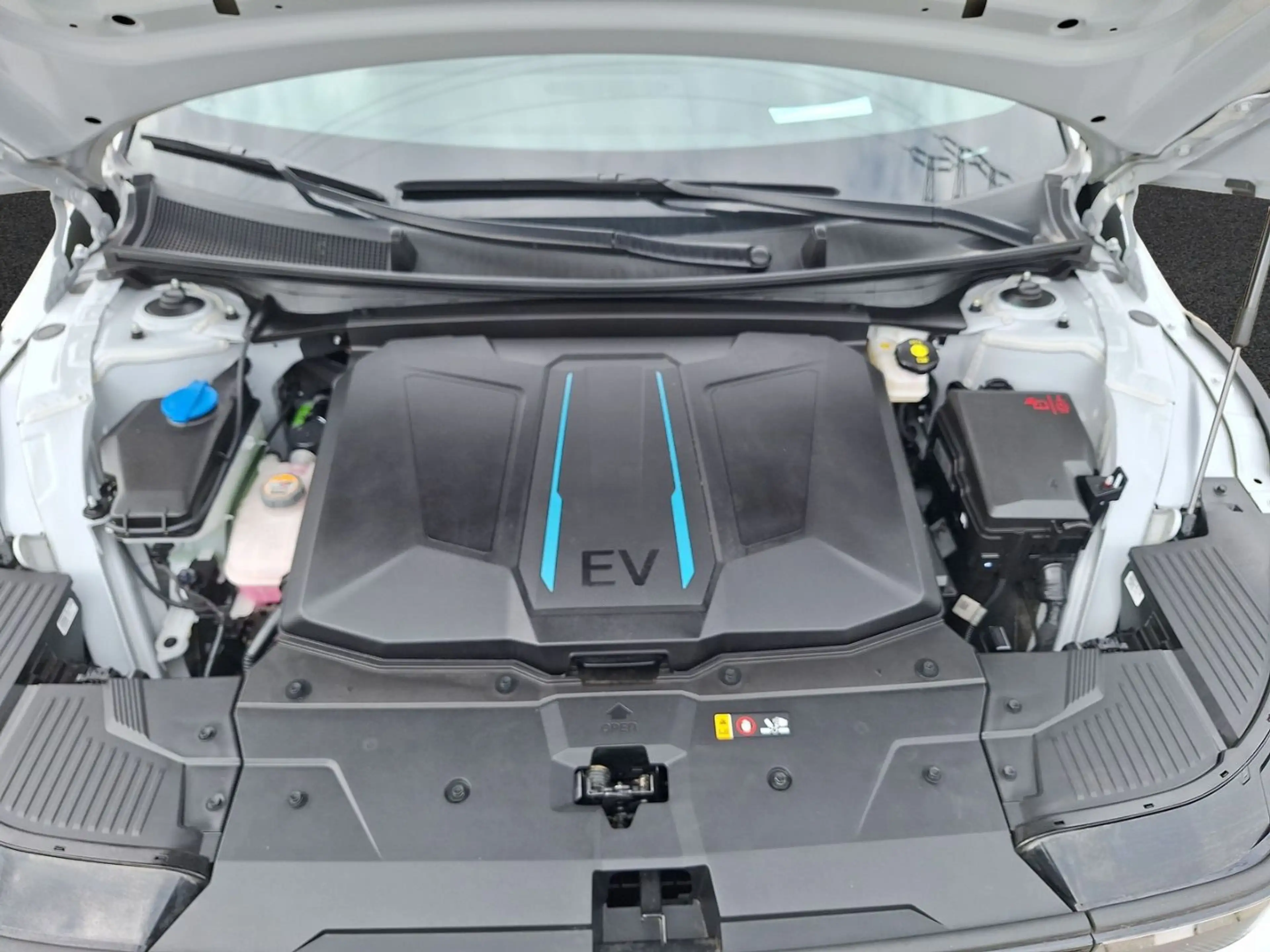 Hyundai IONIQ 5 EV 2WD 84kWh UNIQ 20'' Leder HeadUp elHK — photo 7