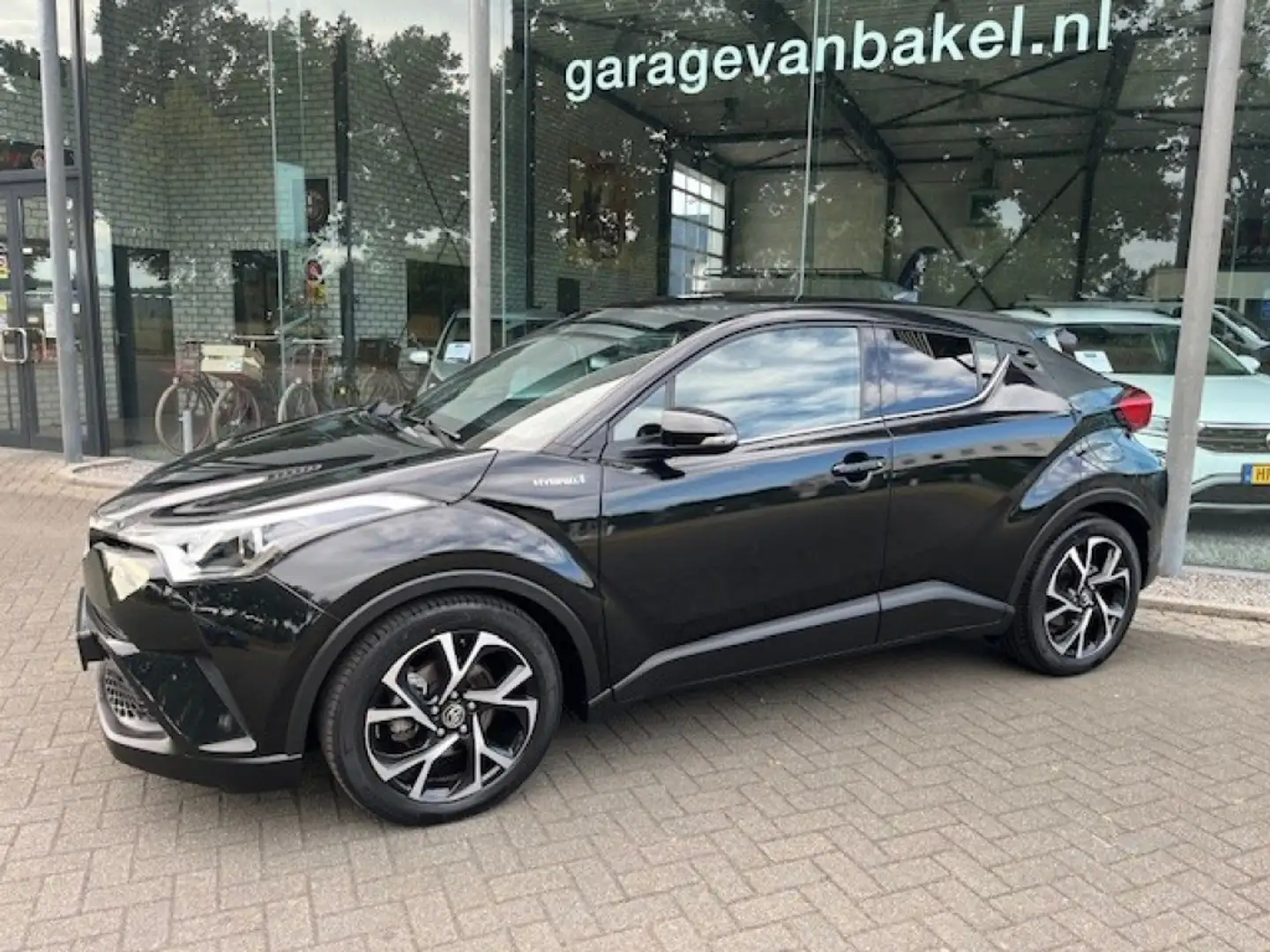 Toyota C-HR 1.8 Hybrid Dynamic NAVI CRUISE CAMERA Negru - 2