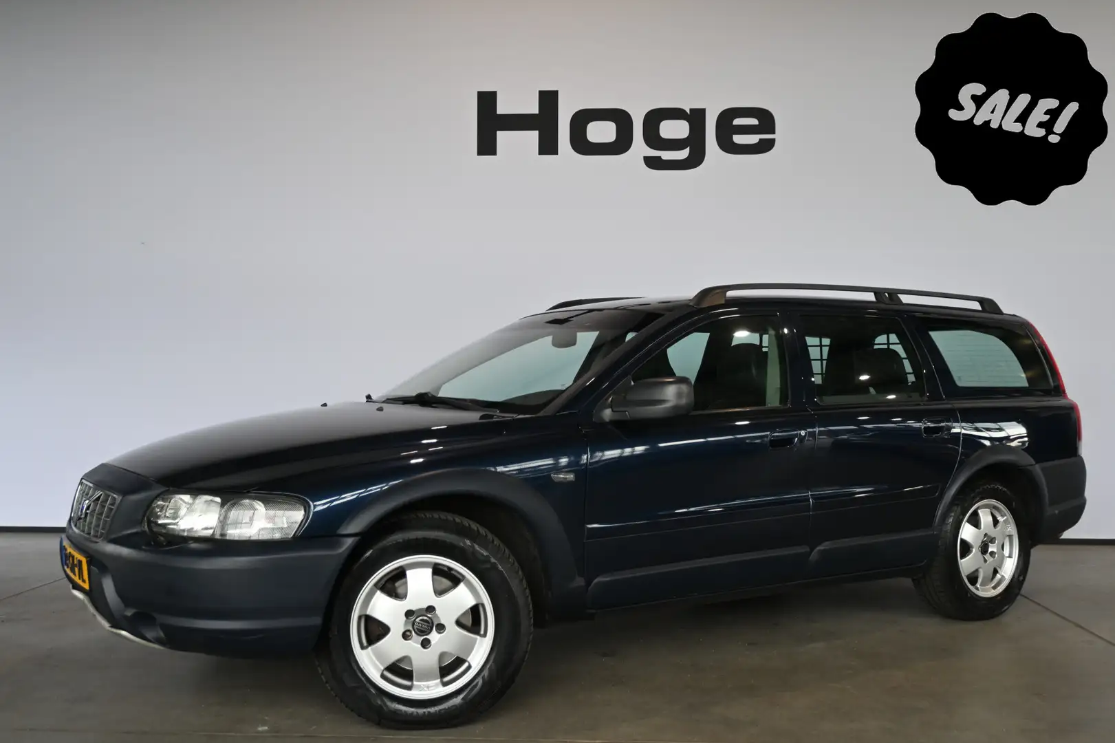 Volvo V70 Cross Country 2.4 T Comfort Line Automaat Clima Cr Blauw - 1