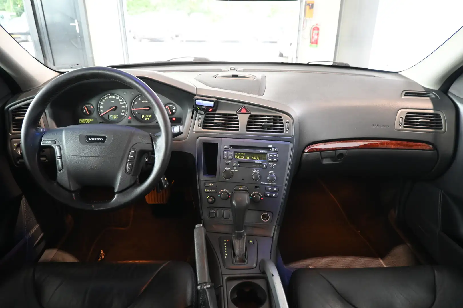 Volvo V70 Cross Country 2.4 T Comfort Line Automaat Clima Cr Blauw - 2