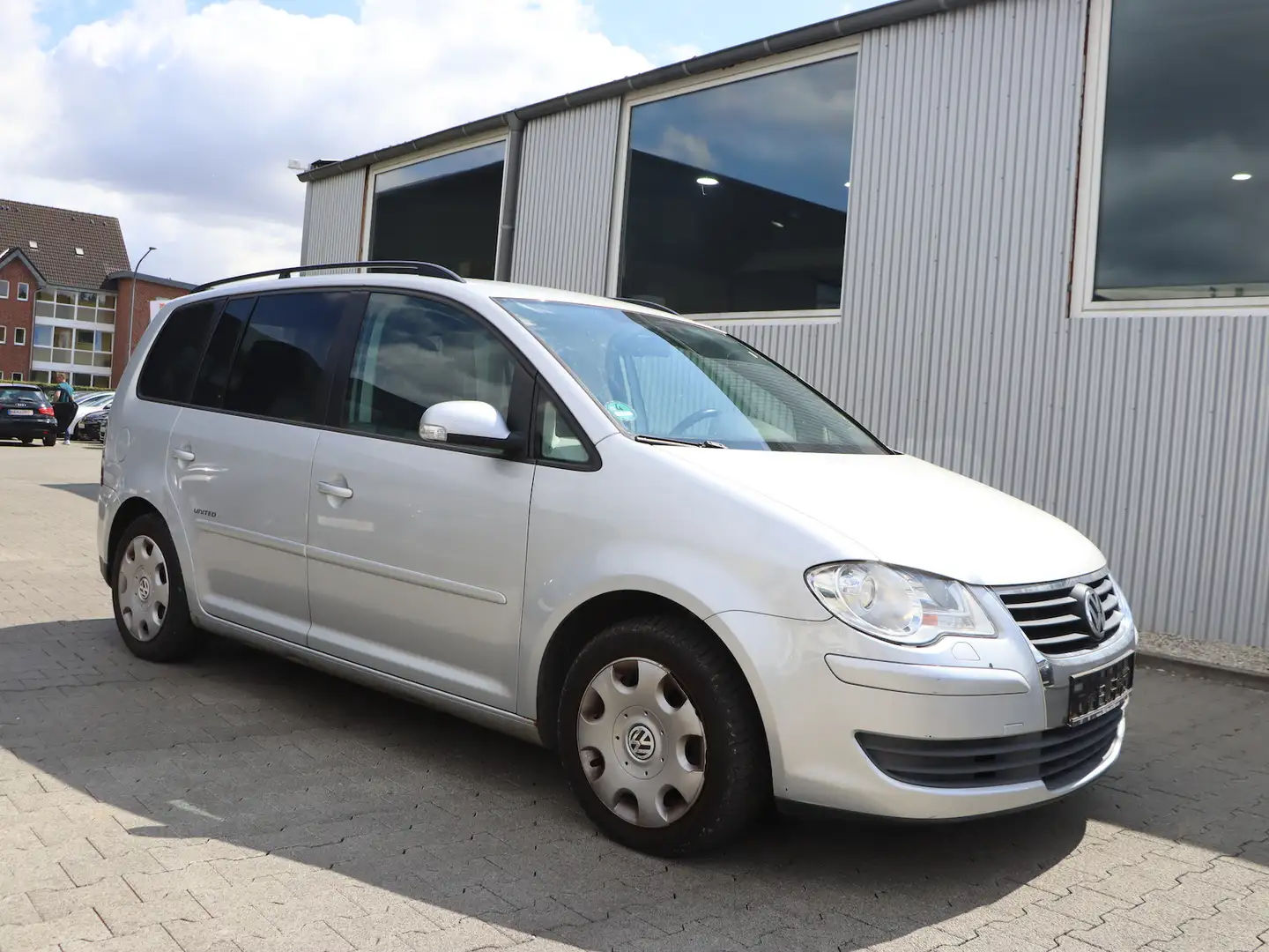 Volkswagen Touran 1.9 TDI UNITED / 7-SITZER / NAVI Argent - 2