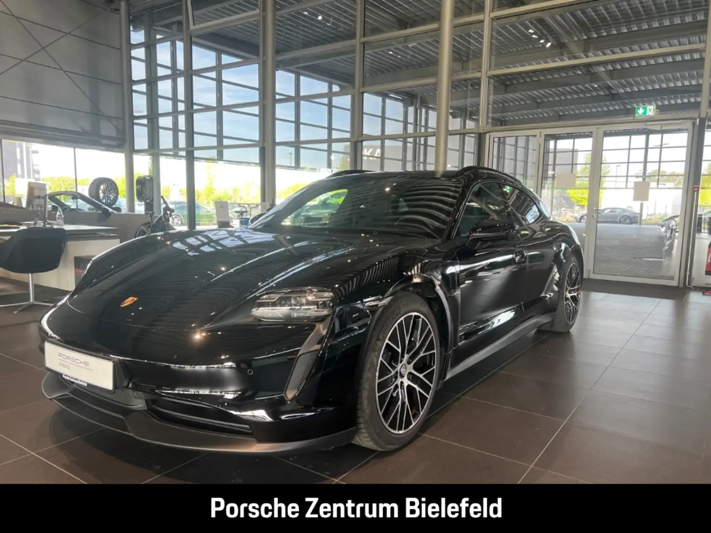 Porsche Taycan Sport Turismo Panoramadach Surround-View Schwarz - 1
