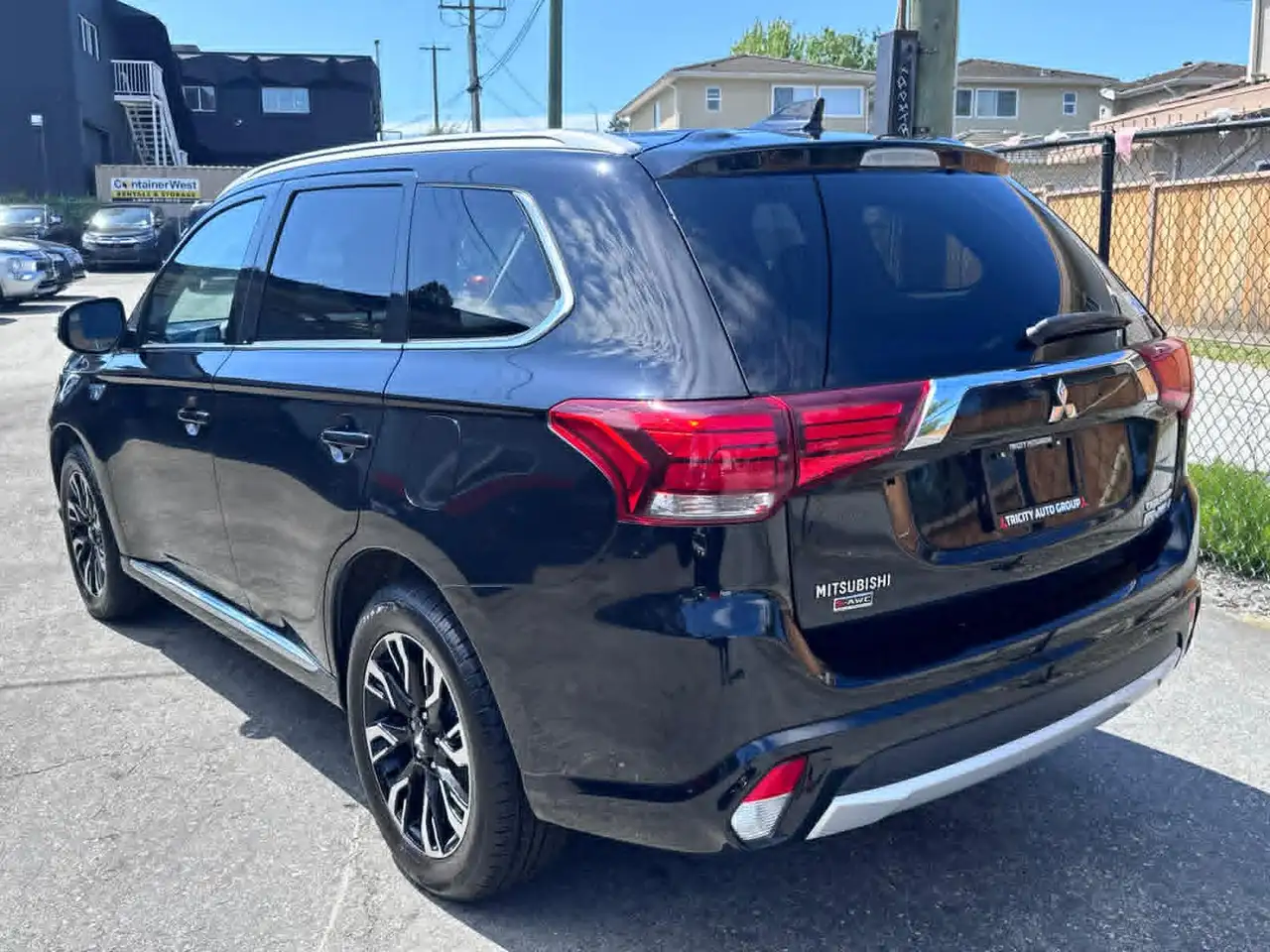 Mitsubishi Outlander снимка Mitsubishi Outlander