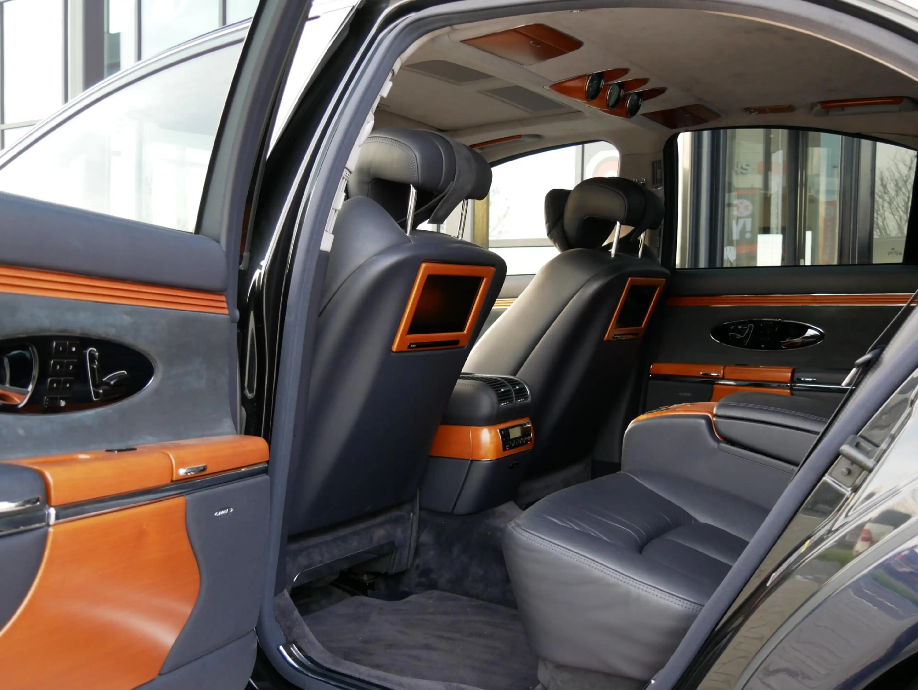 Maybach 57 5.5 V12 — photo 8