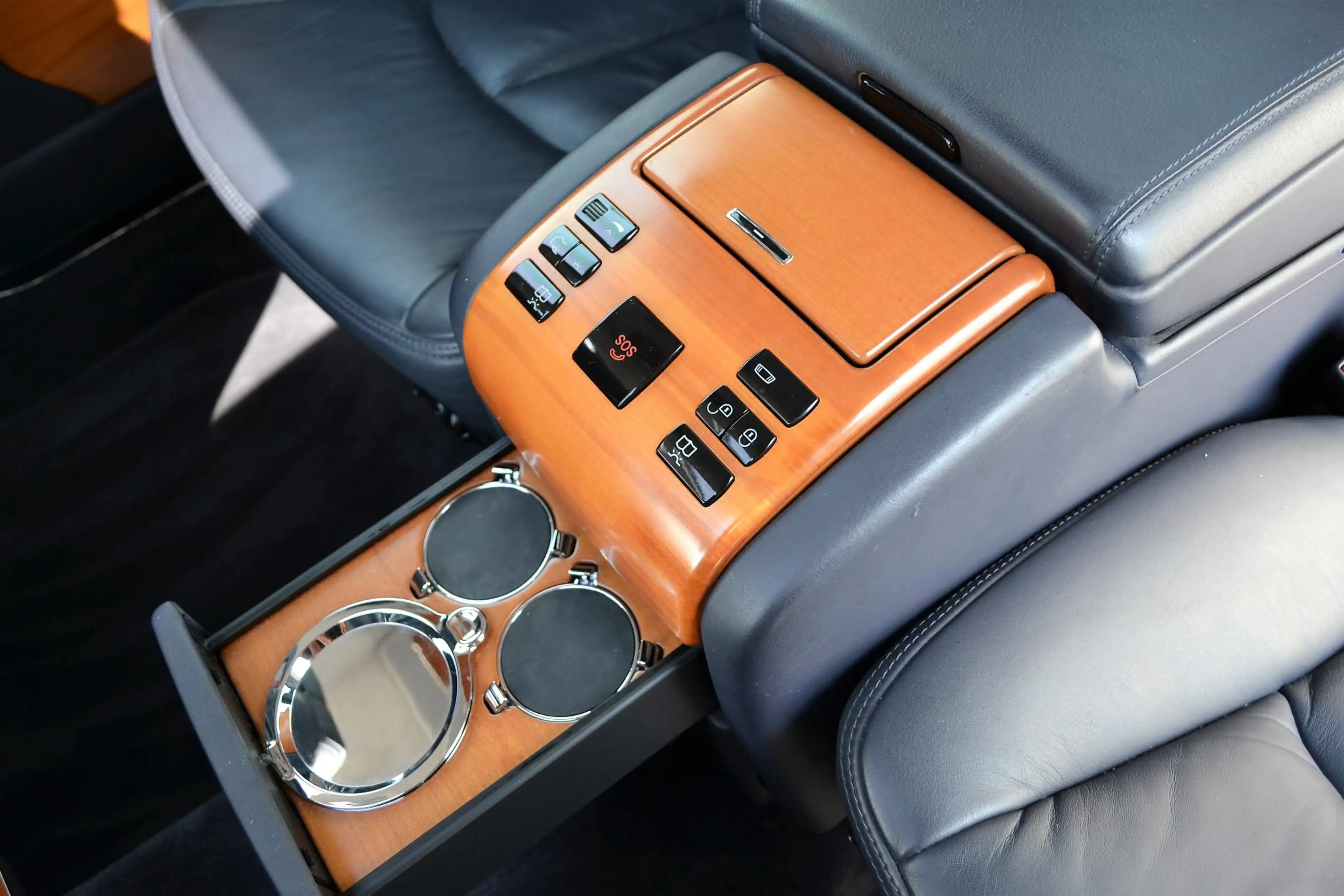 Maybach 57 5.5 V12 — photo 20