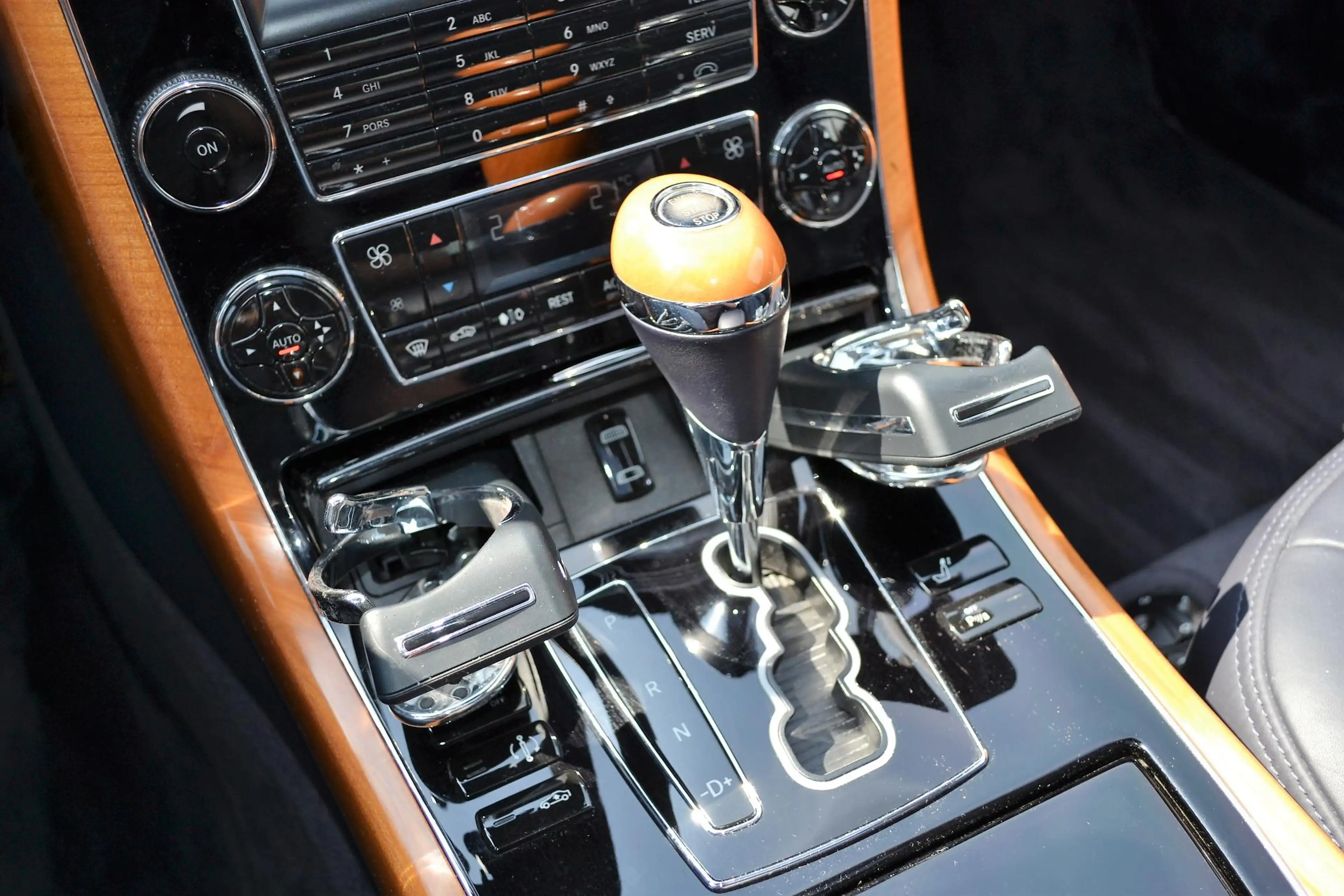 Maybach 57 5.5 V12 — photo 7