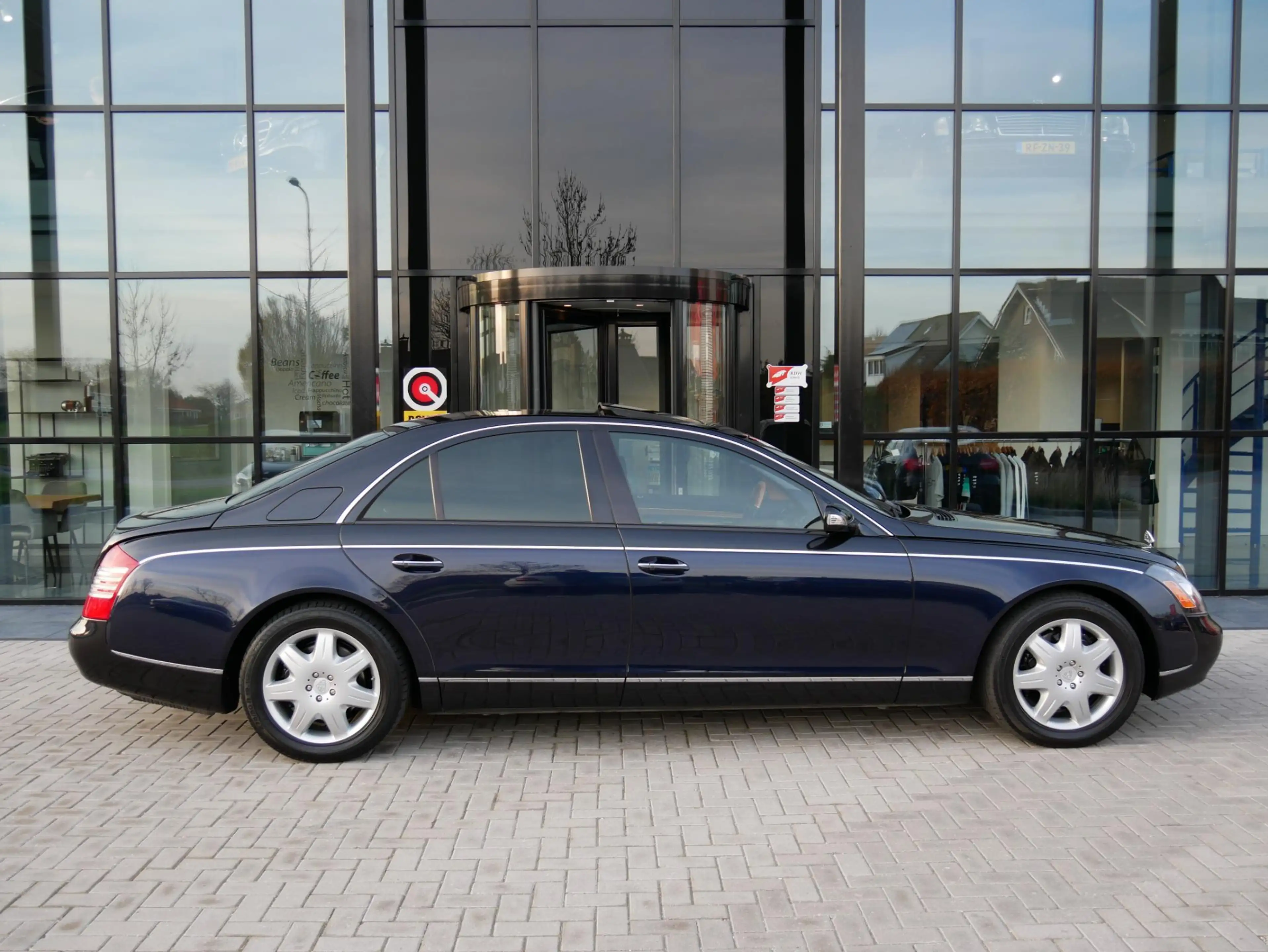 Maybach 57 5.5 V12 — photo 15