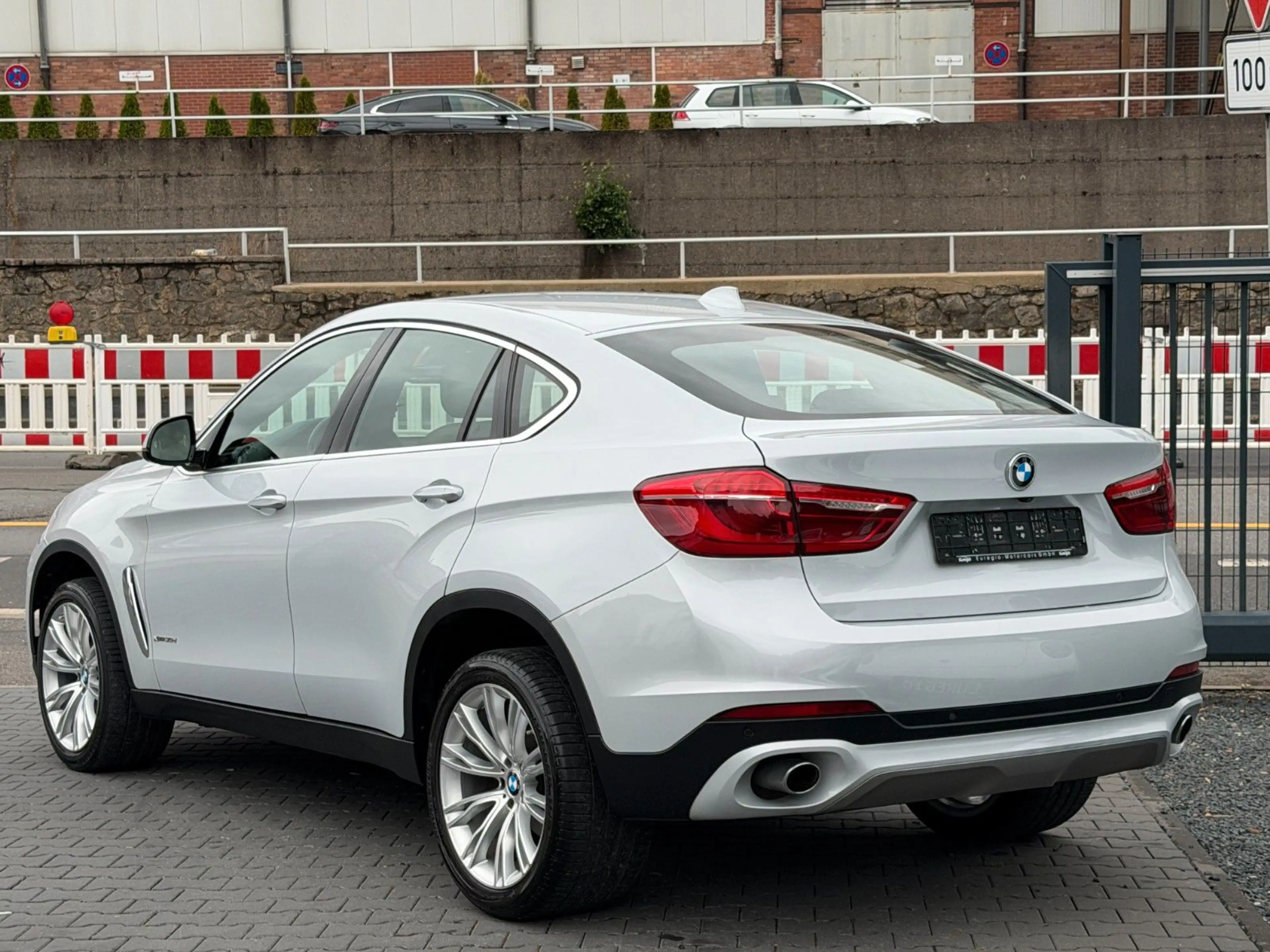 BMW X6 xDrive 30 d Aut. 1 Hand - Head Up - LED /// — photo 9