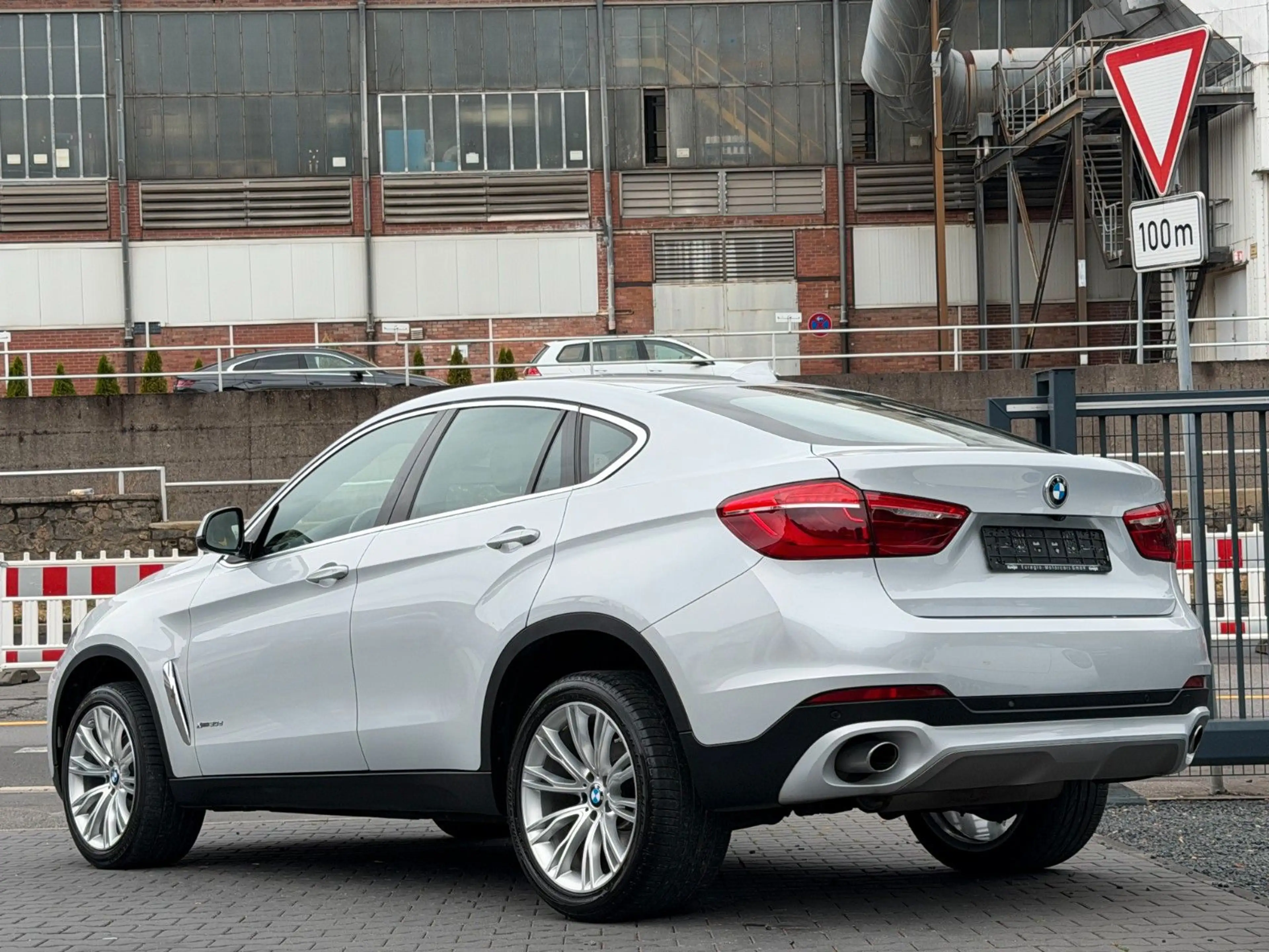 BMW X6 xDrive 30 d Aut. 1 Hand - Head Up - LED /// — photo 10