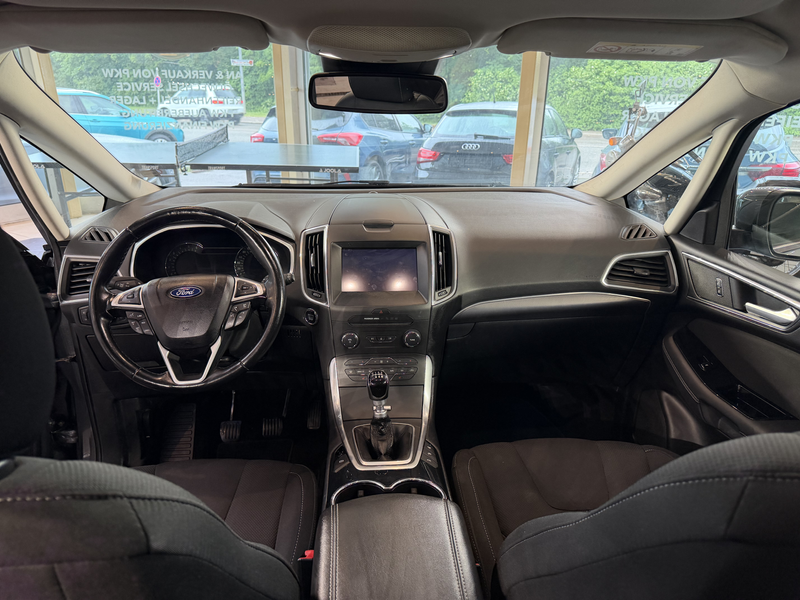 Ford S-Max Titanium*SHZ*Navi*RFK*AHK*TPM*Panorama — photo 13