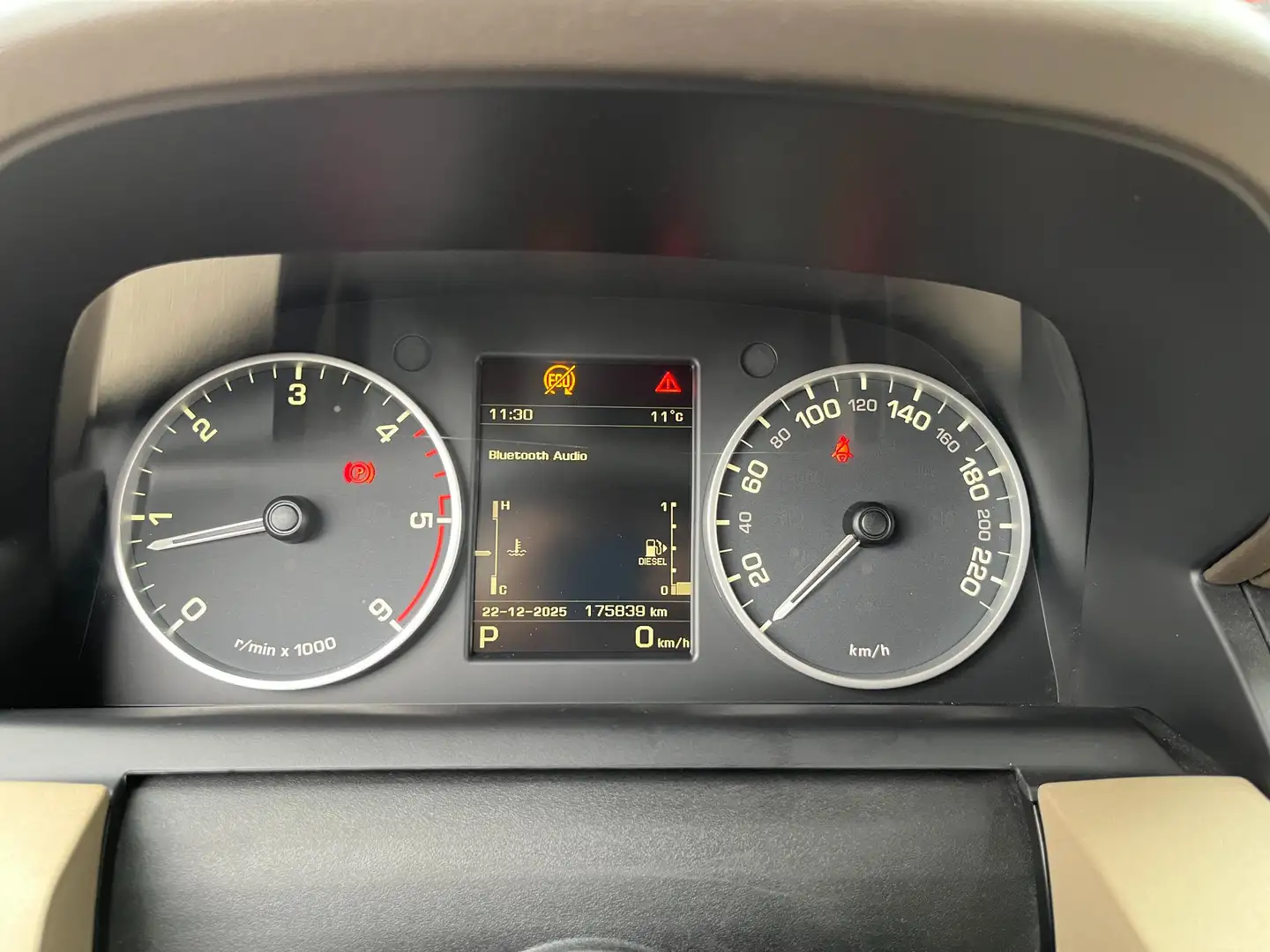 Land Rover Discovery 3.0 SDV6 255CV Oro - 2